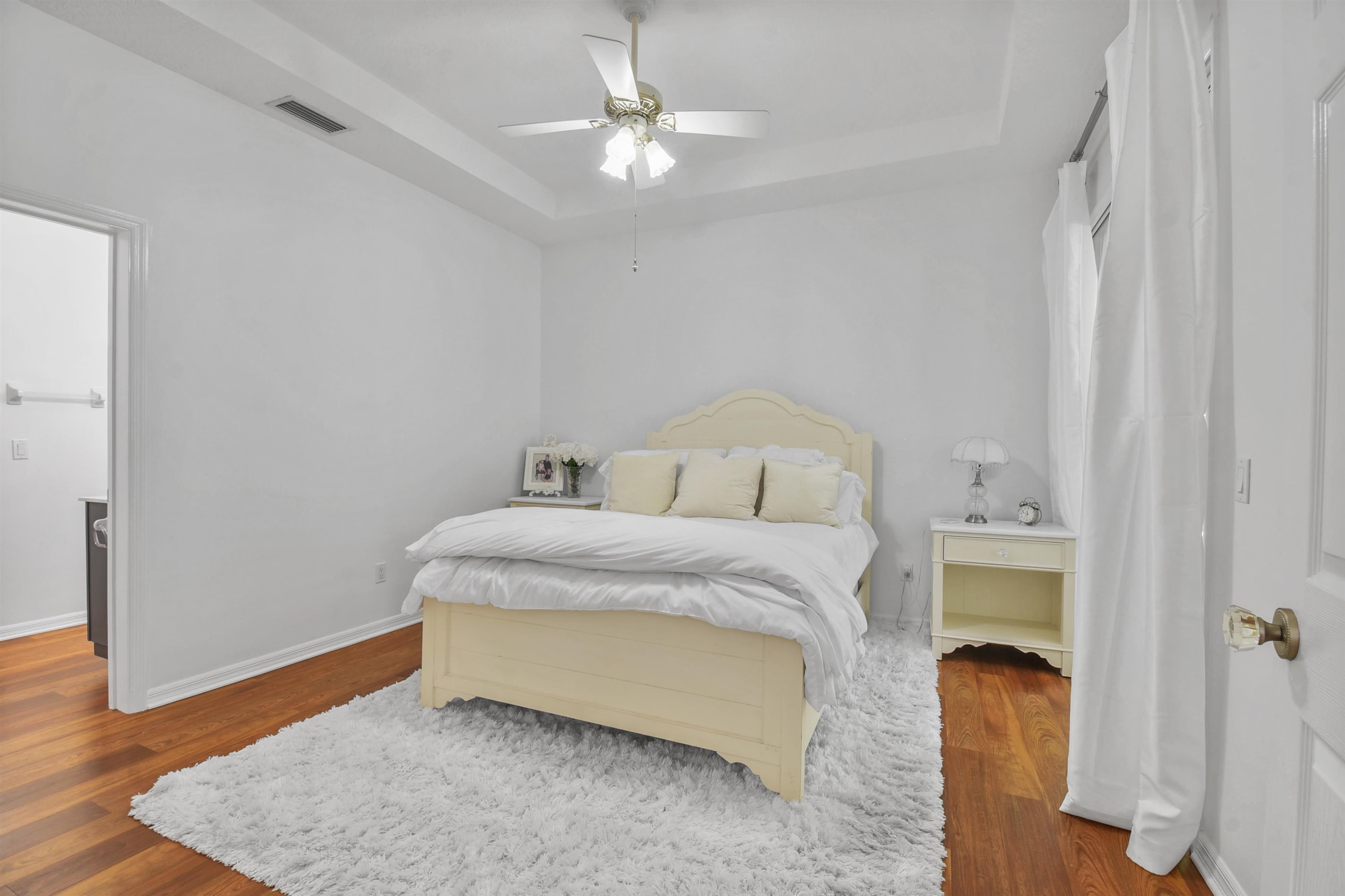 Image 18 of 39 For 561 Boxwood Pl