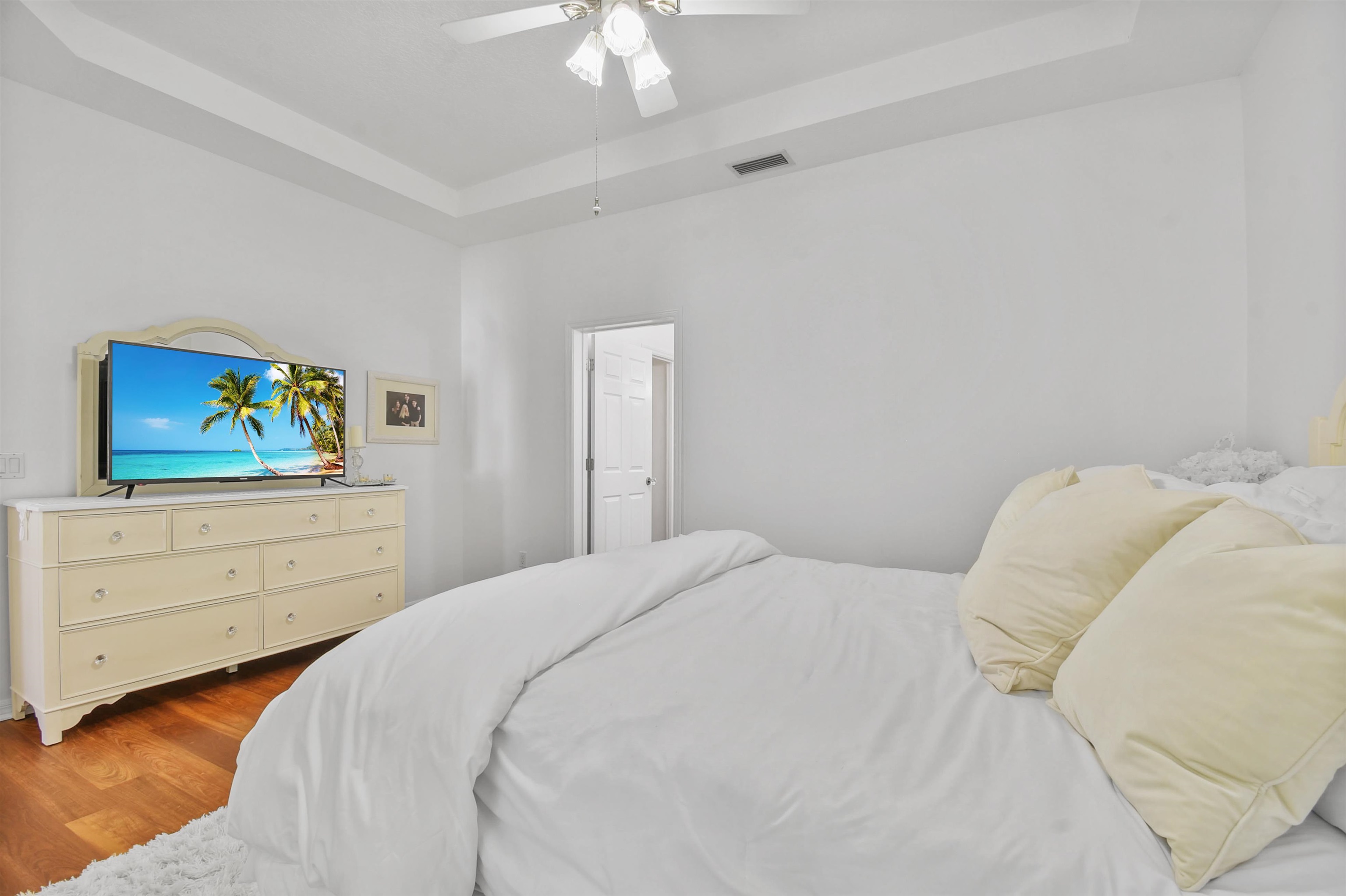 Image 19 of 39 For 561 Boxwood Pl