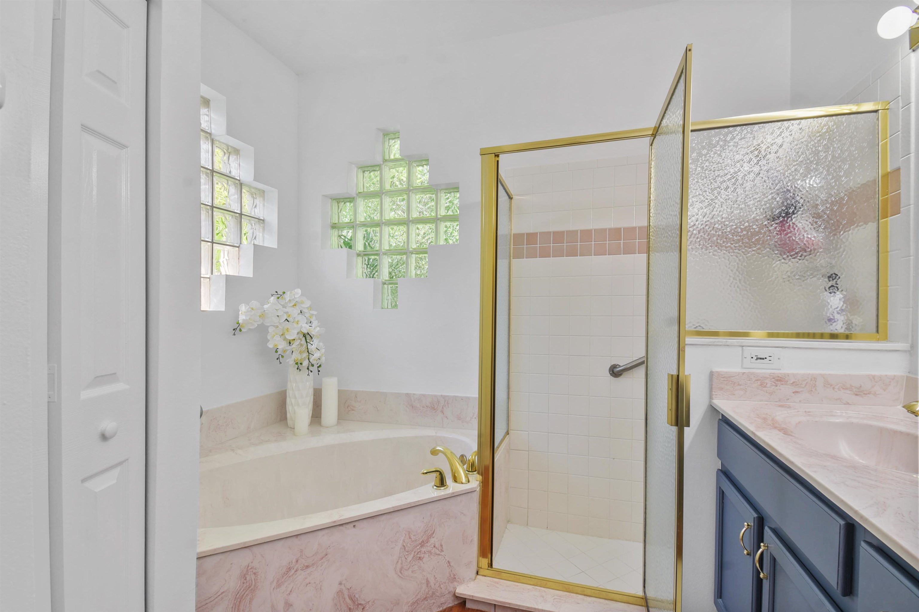 Image 22 of 39 For 561 Boxwood Pl