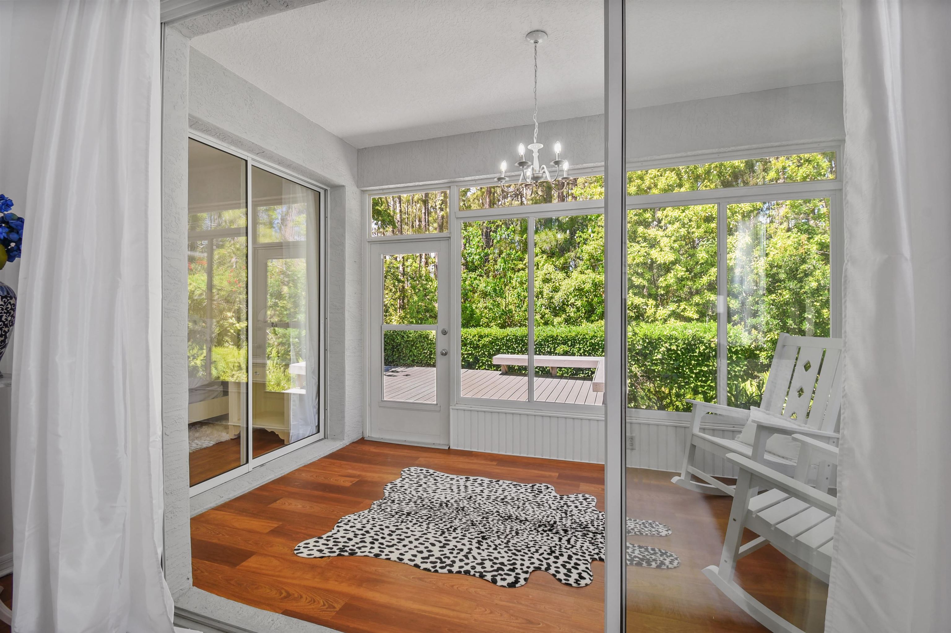 Image 25 of 39 For 561 Boxwood Pl