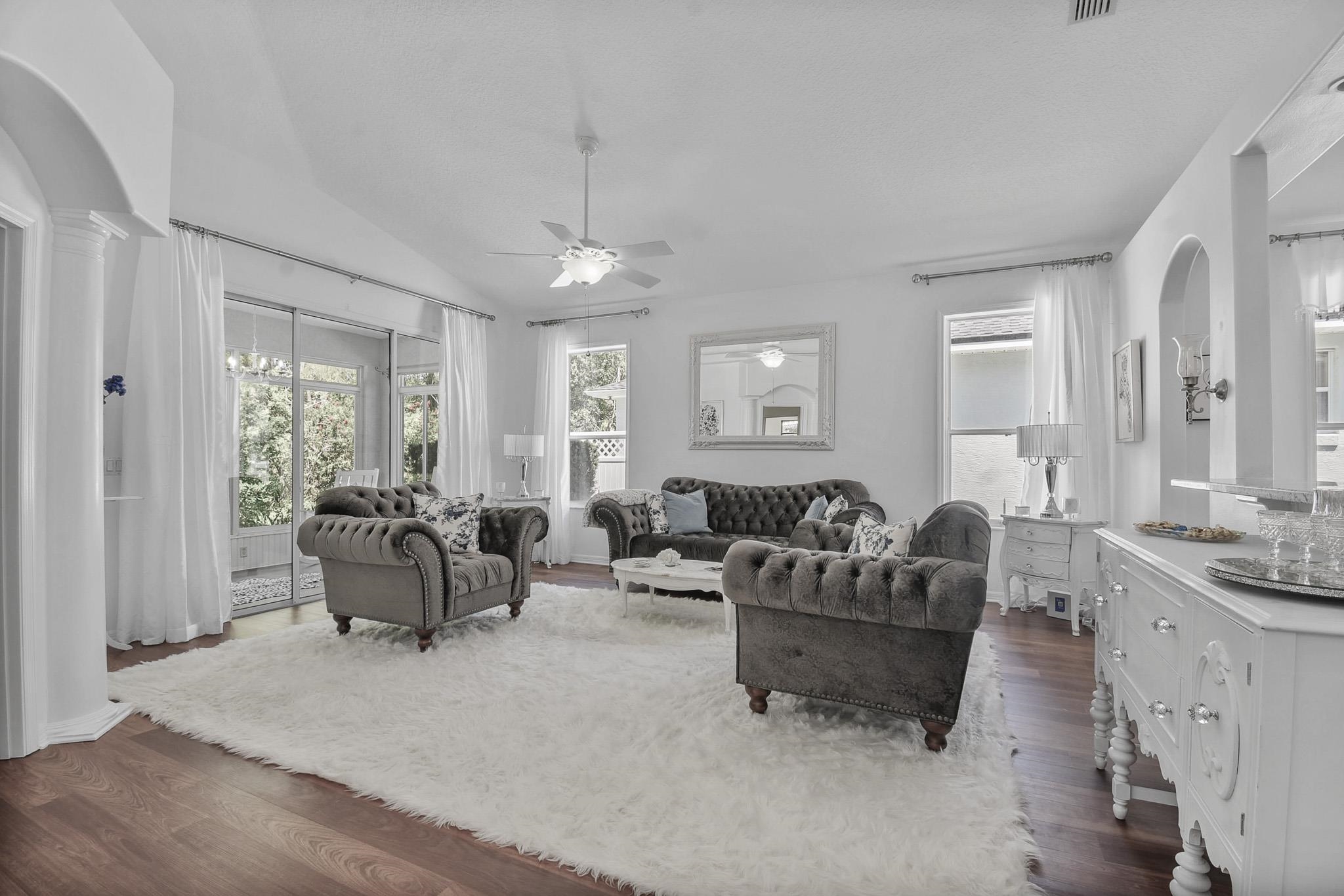 Image 5 of 39 For 561 Boxwood Pl