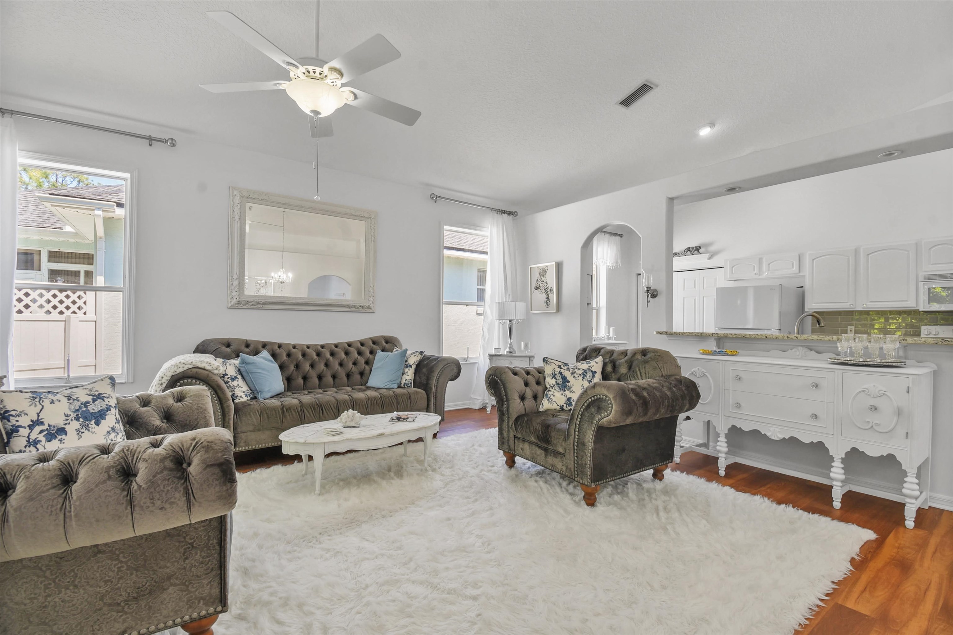 Image 6 of 39 For 561 Boxwood Pl