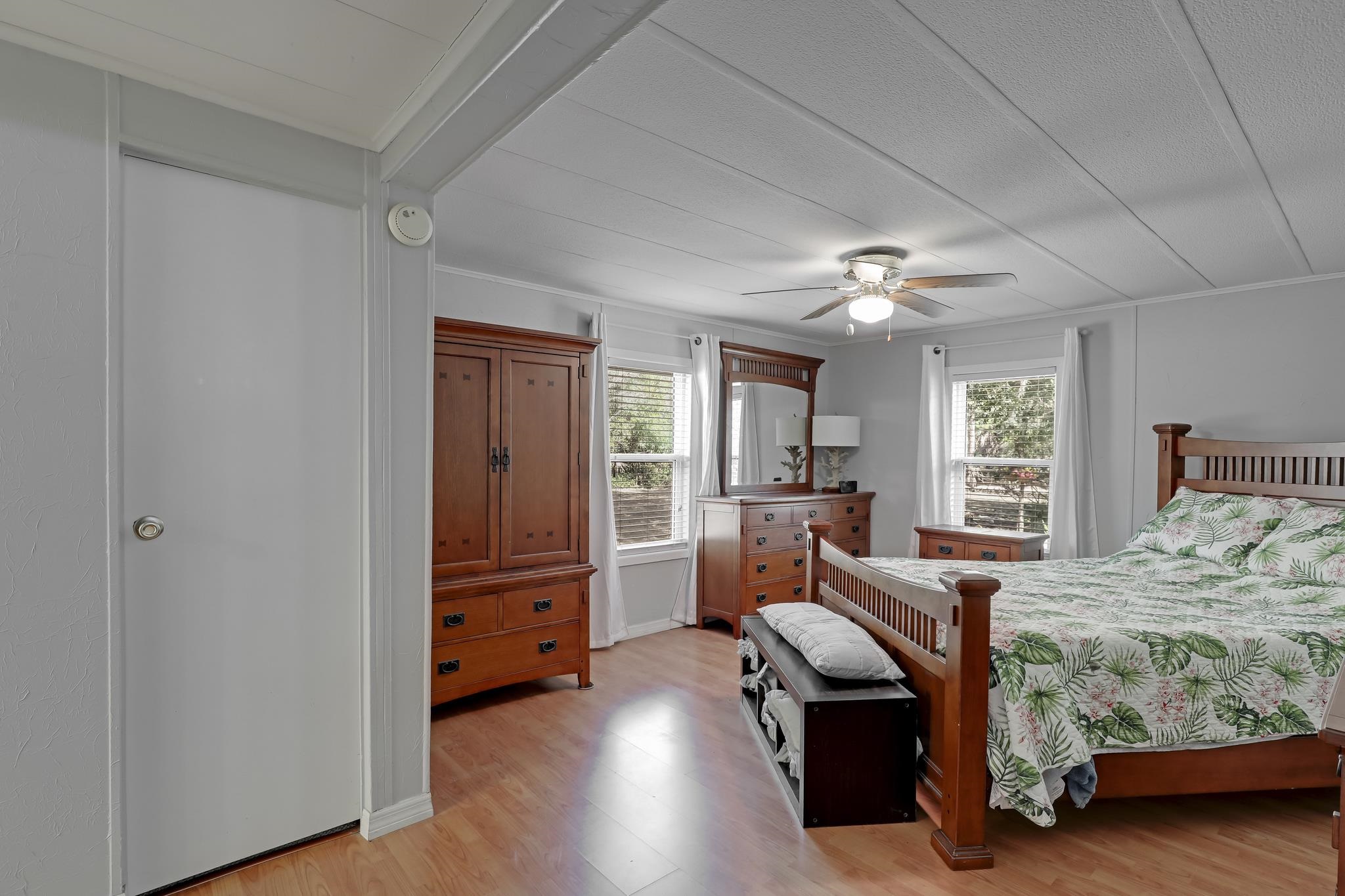 Image 18 of 74 For 6901 Catlett Rd