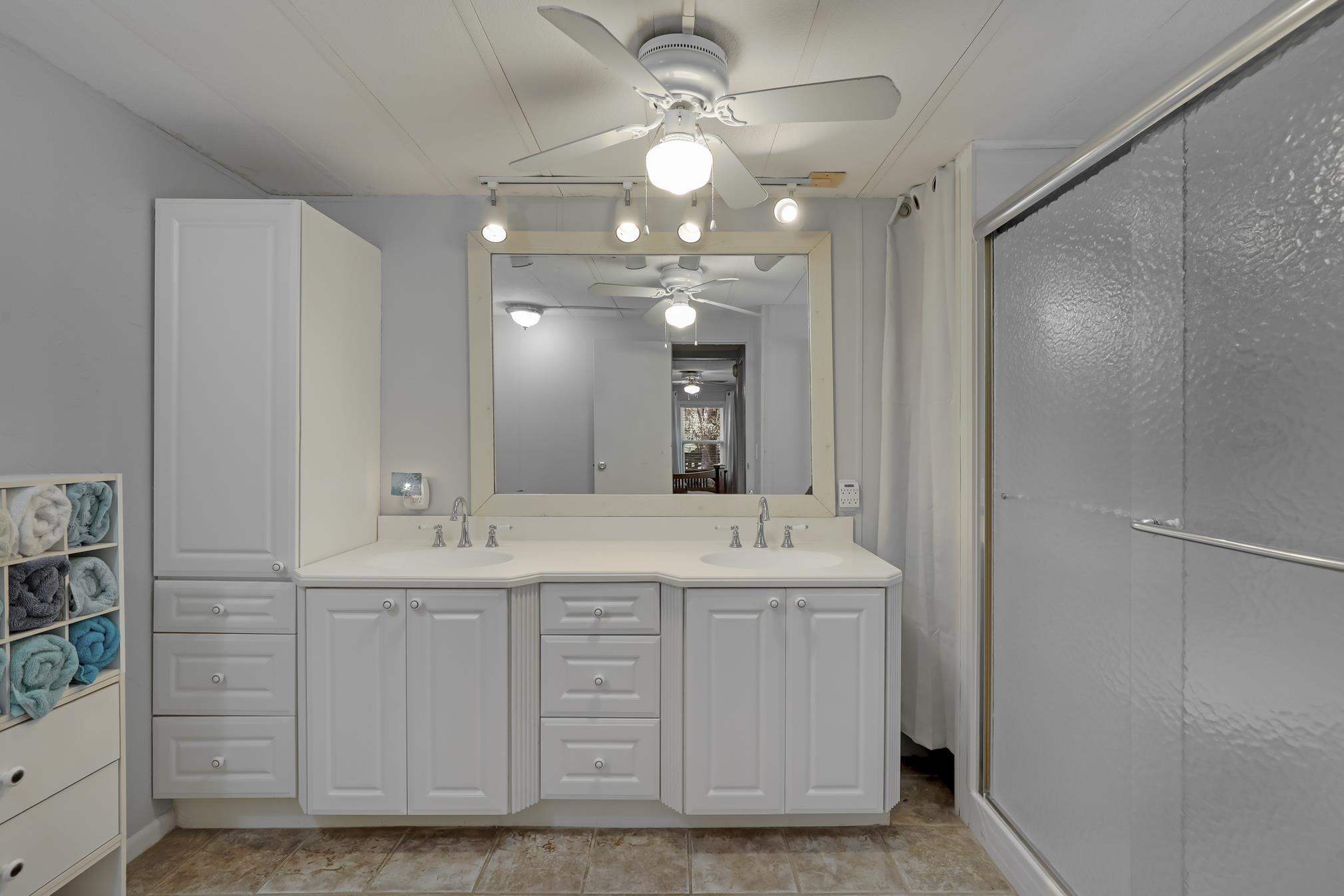 Image 22 of 74 For 6901 Catlett Rd