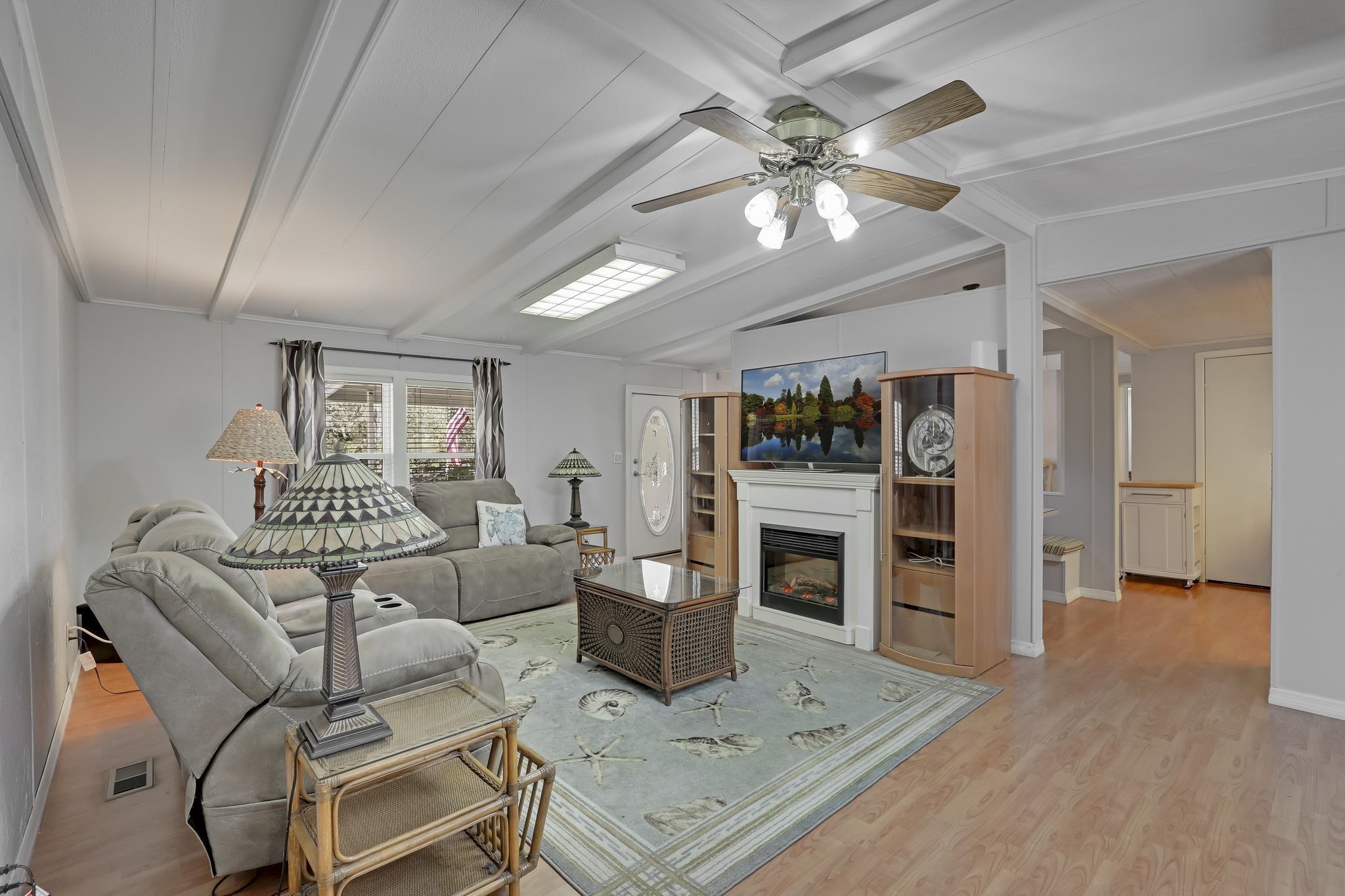 Image 3 of 74 For 6901 Catlett Rd