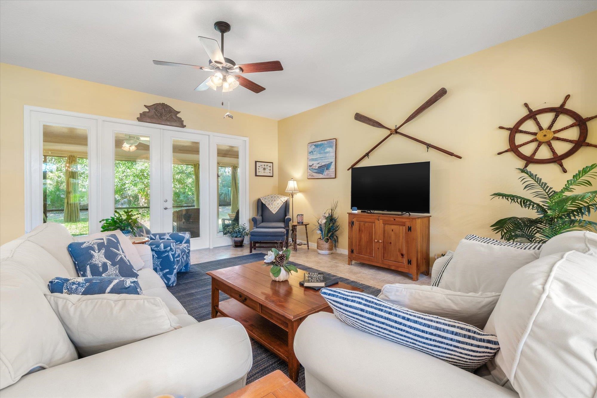 Image 11 of 46 For 937 Mirror Lake Dr