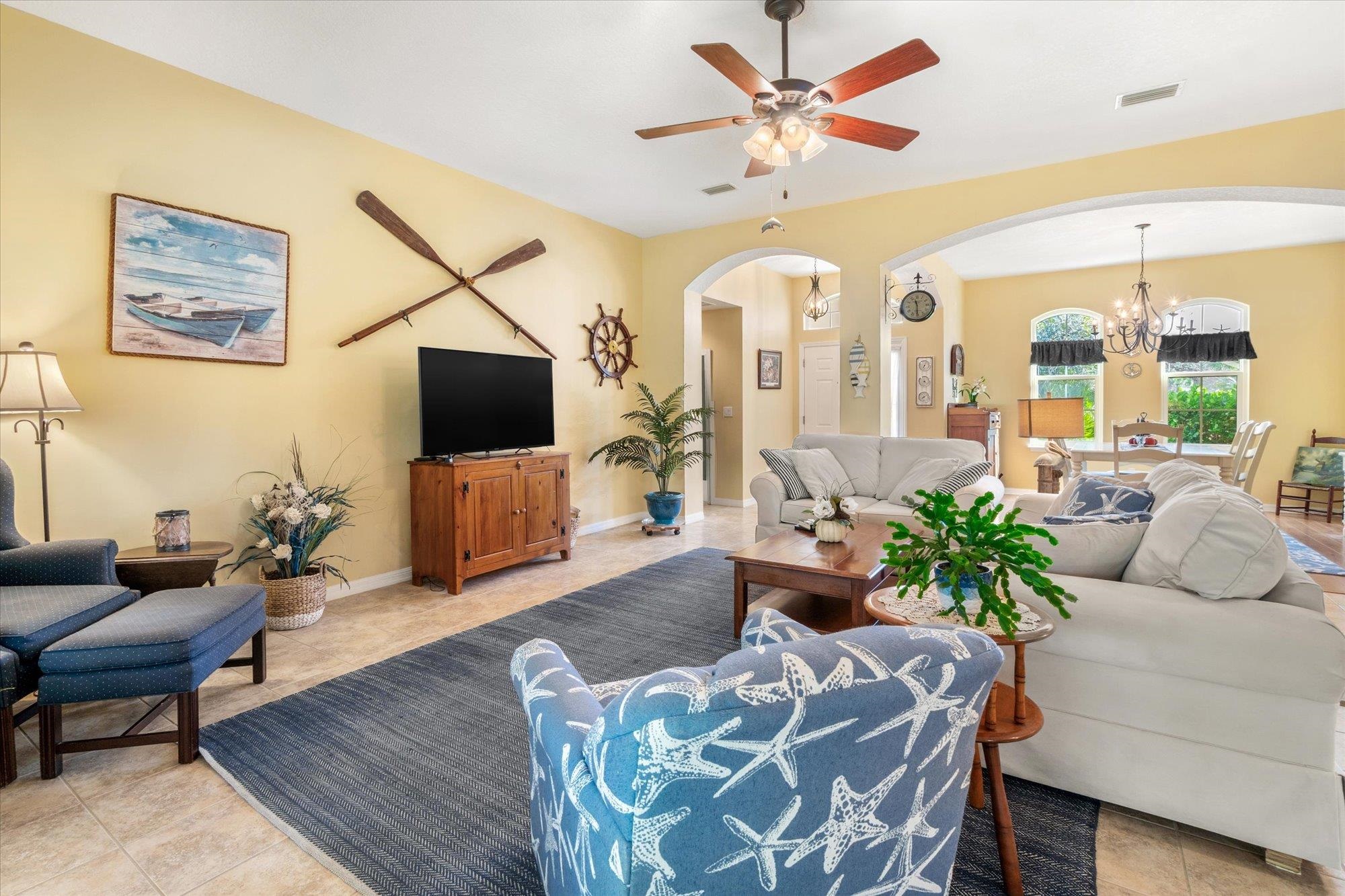 Image 14 of 46 For 937 Mirror Lake Dr