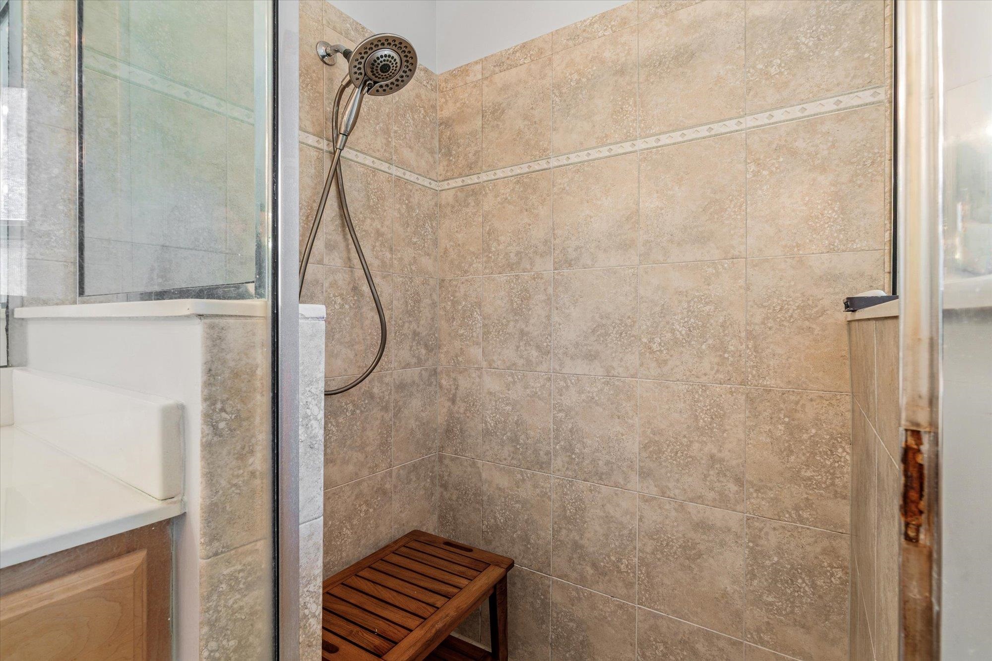 Image 22 of 46 For 937 Mirror Lake Dr