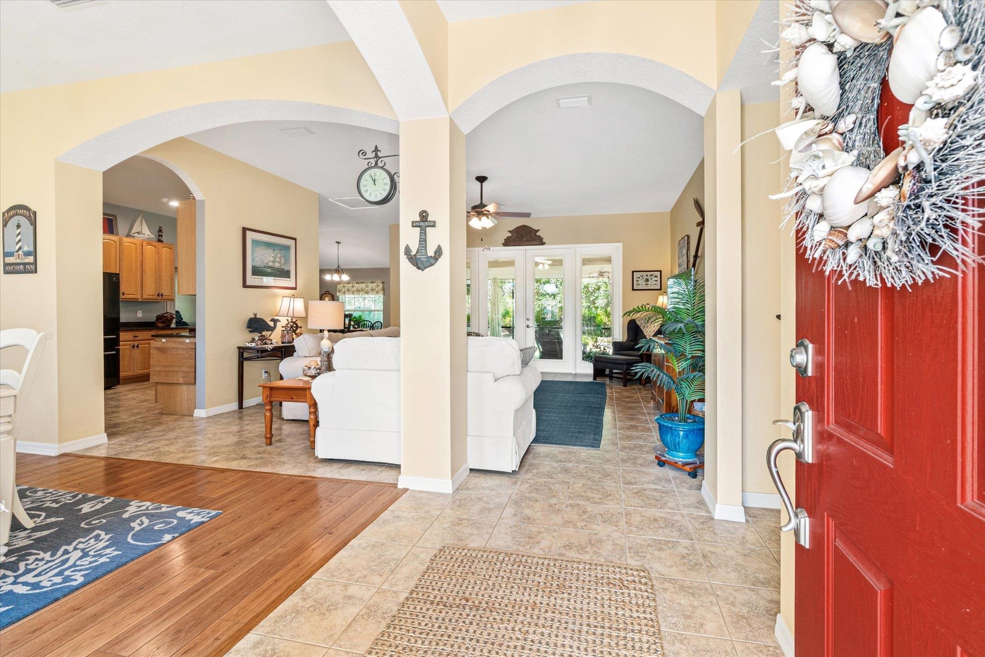 Image 4 of 46 For 937 Mirror Lake Dr