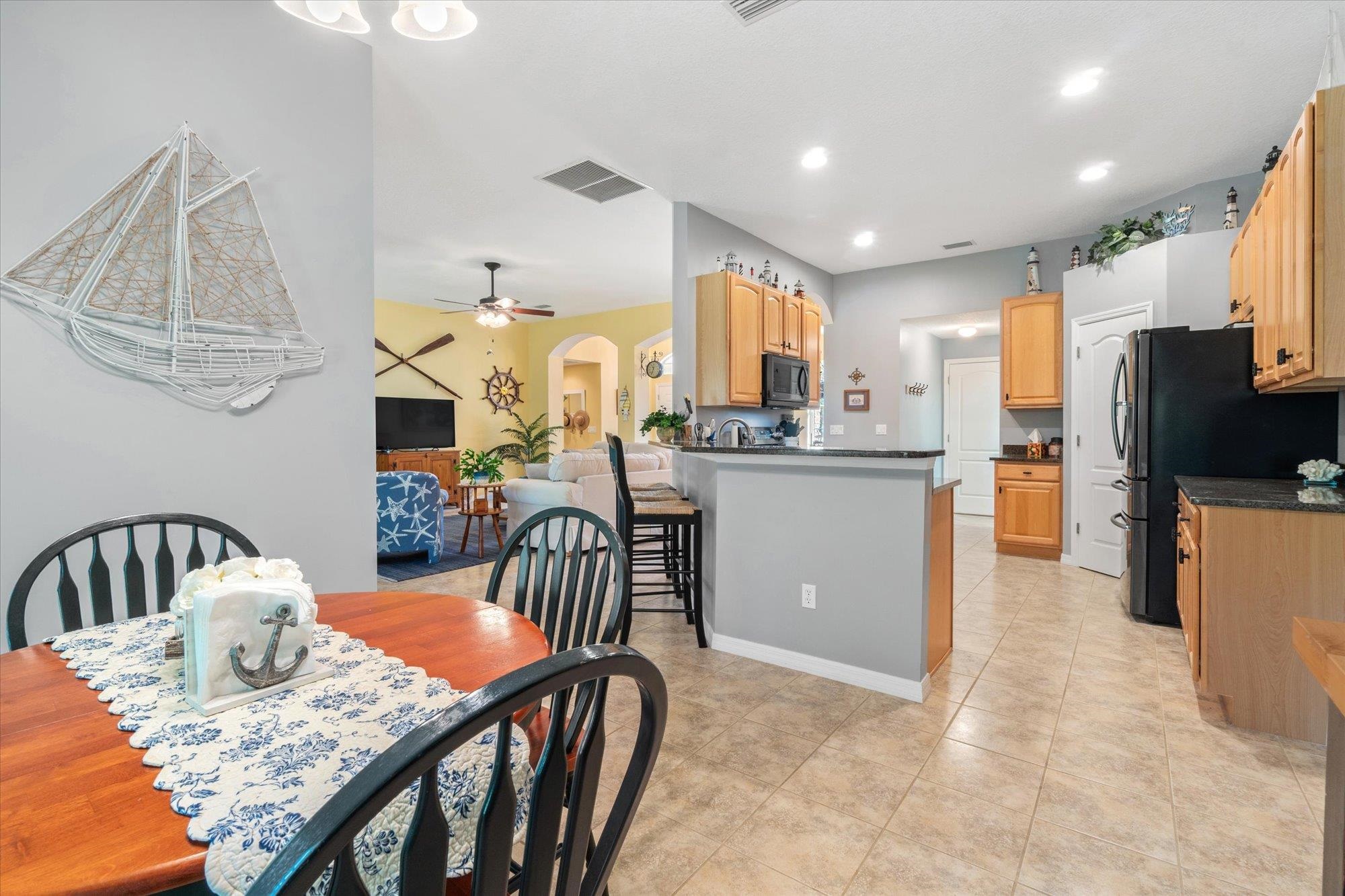 Image 8 of 46 For 937 Mirror Lake Dr