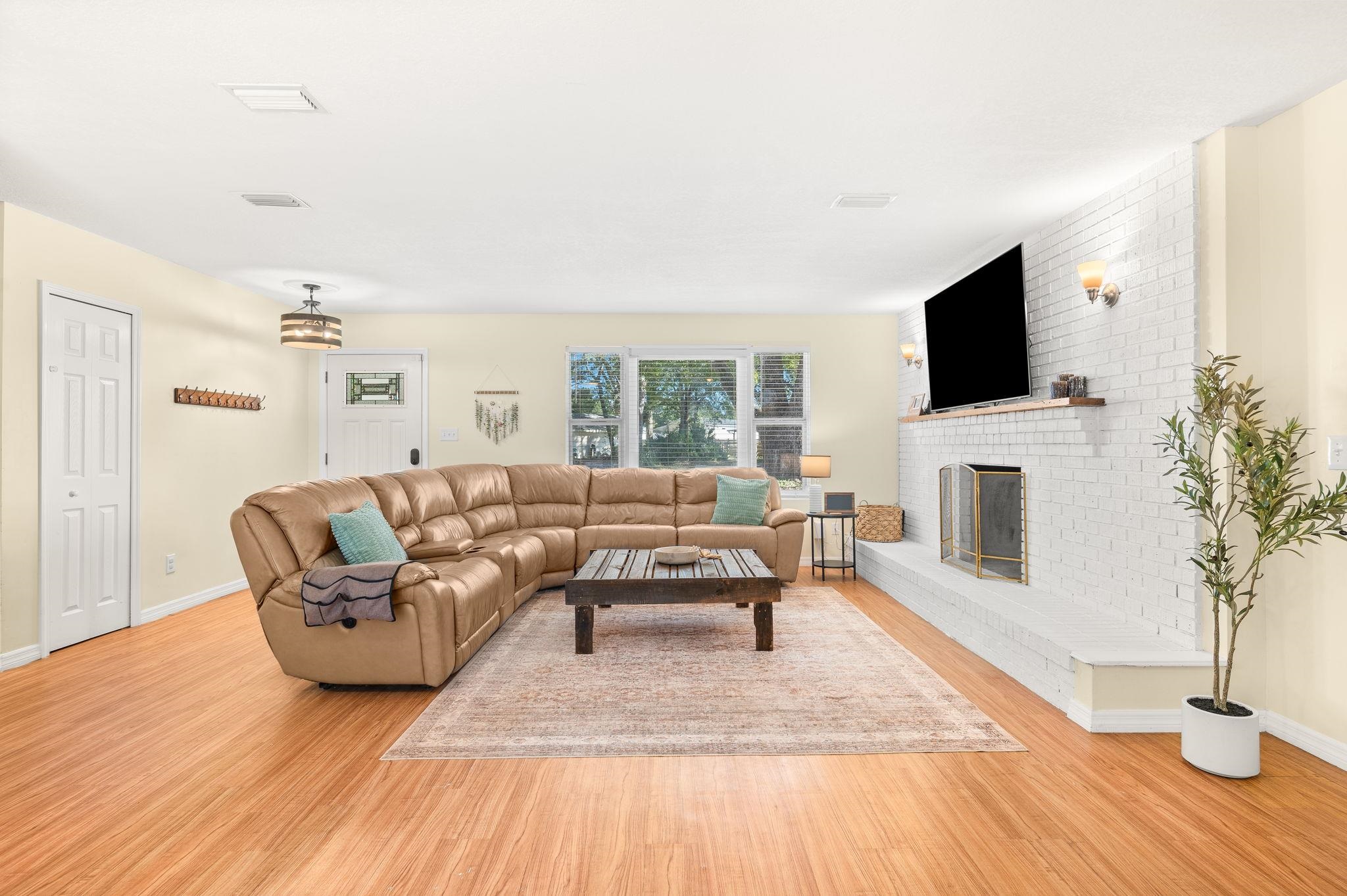 Image 12 of 42 For 4233 Oak Ln  