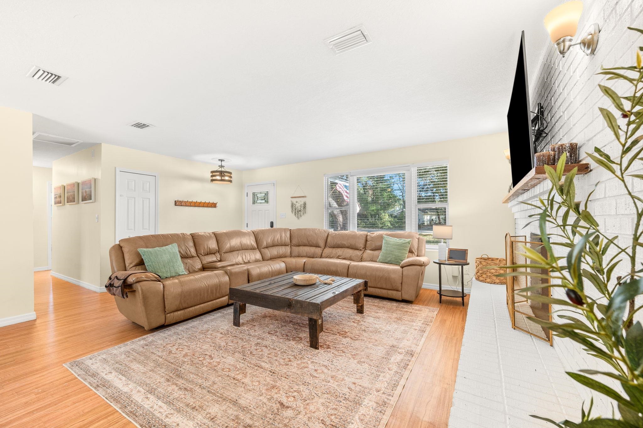 Image 13 of 42 For 4233 Oak Ln  