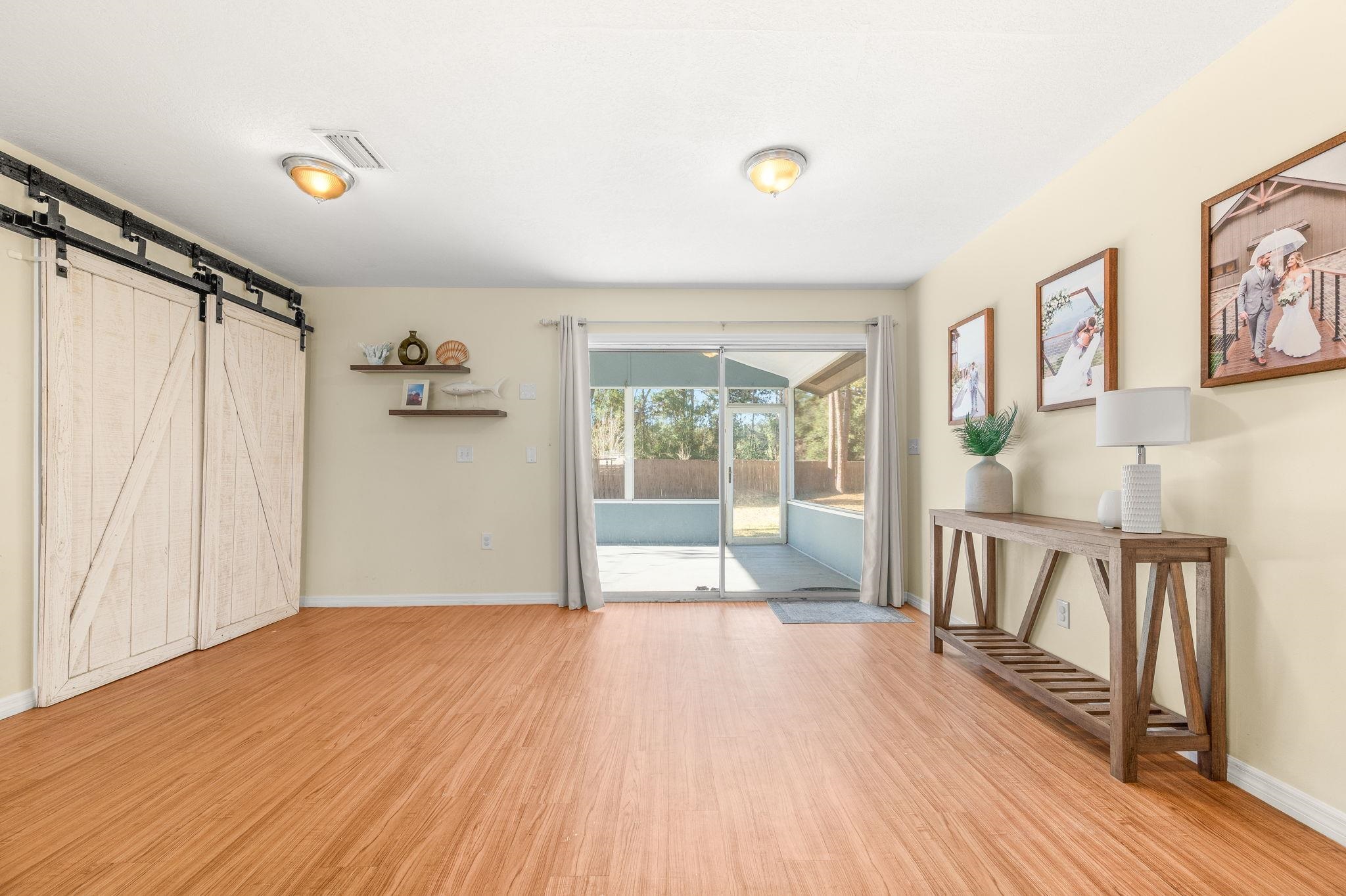 Image 15 of 42 For 4233 Oak Ln  