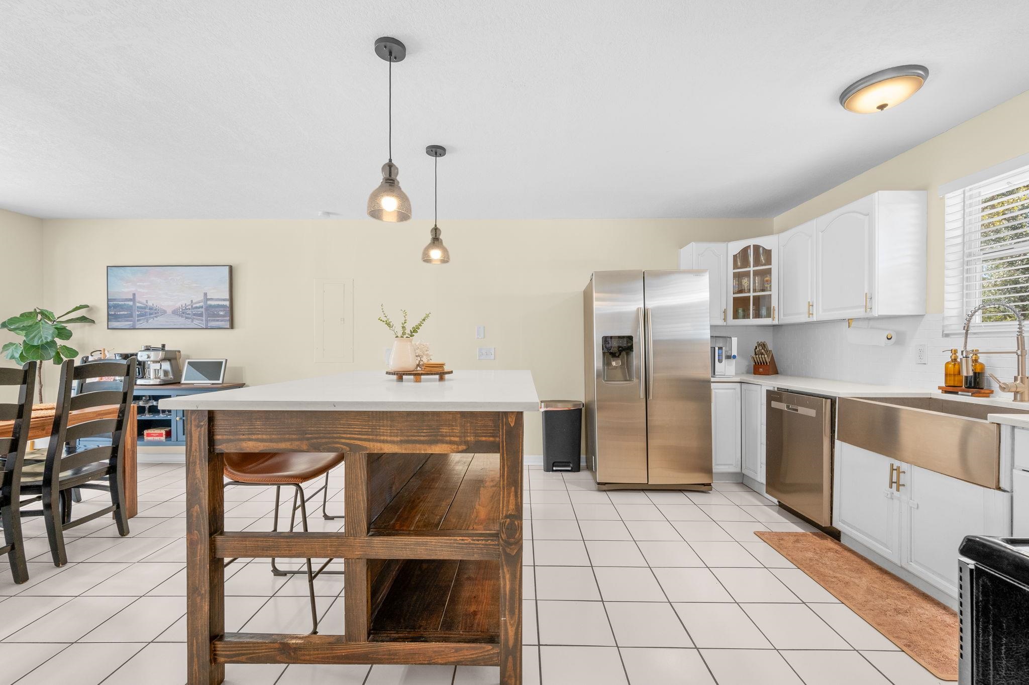 Image 19 of 42 For 4233 Oak Ln  