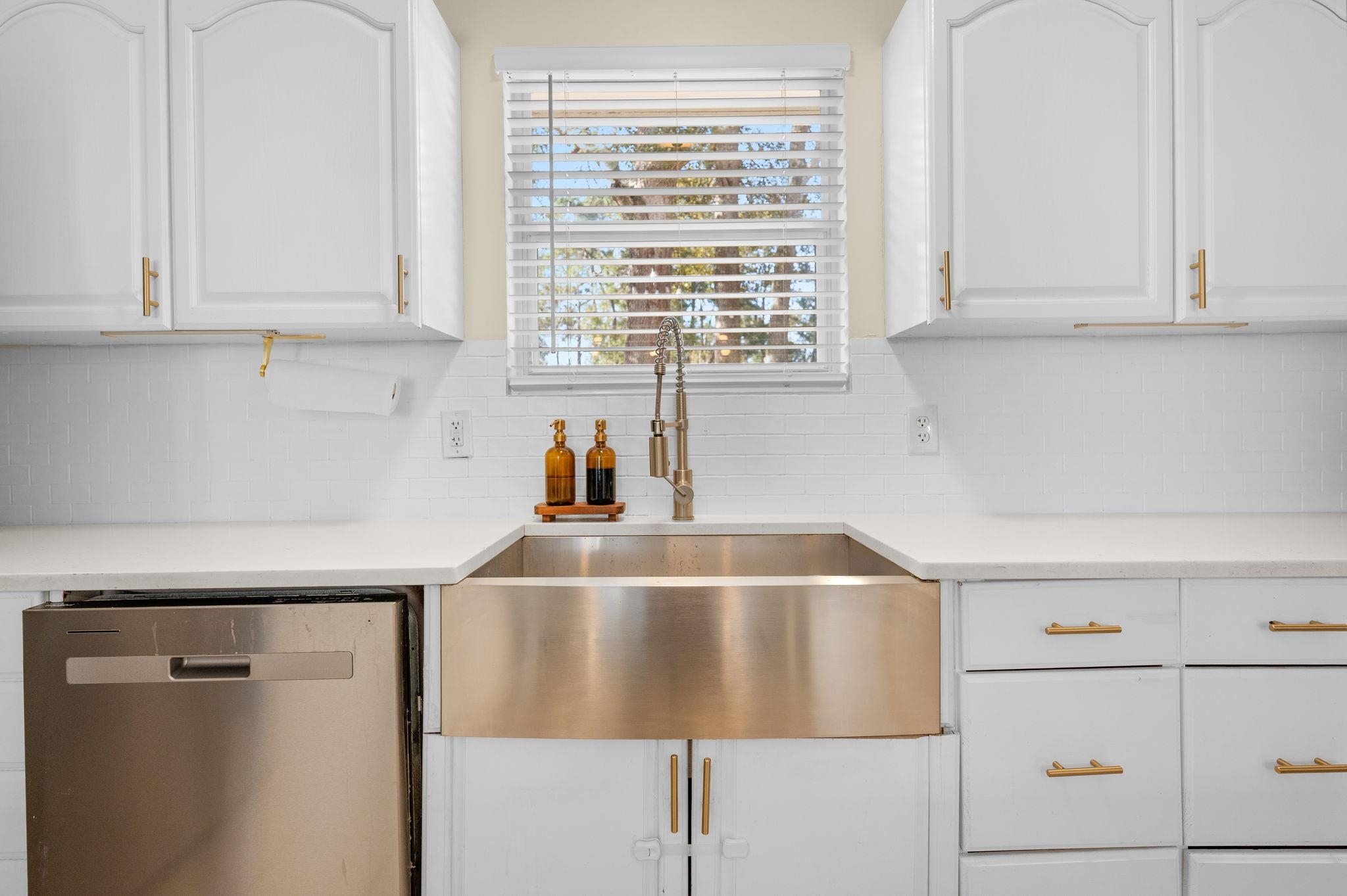 Image 21 of 42 For 4233 Oak Ln  