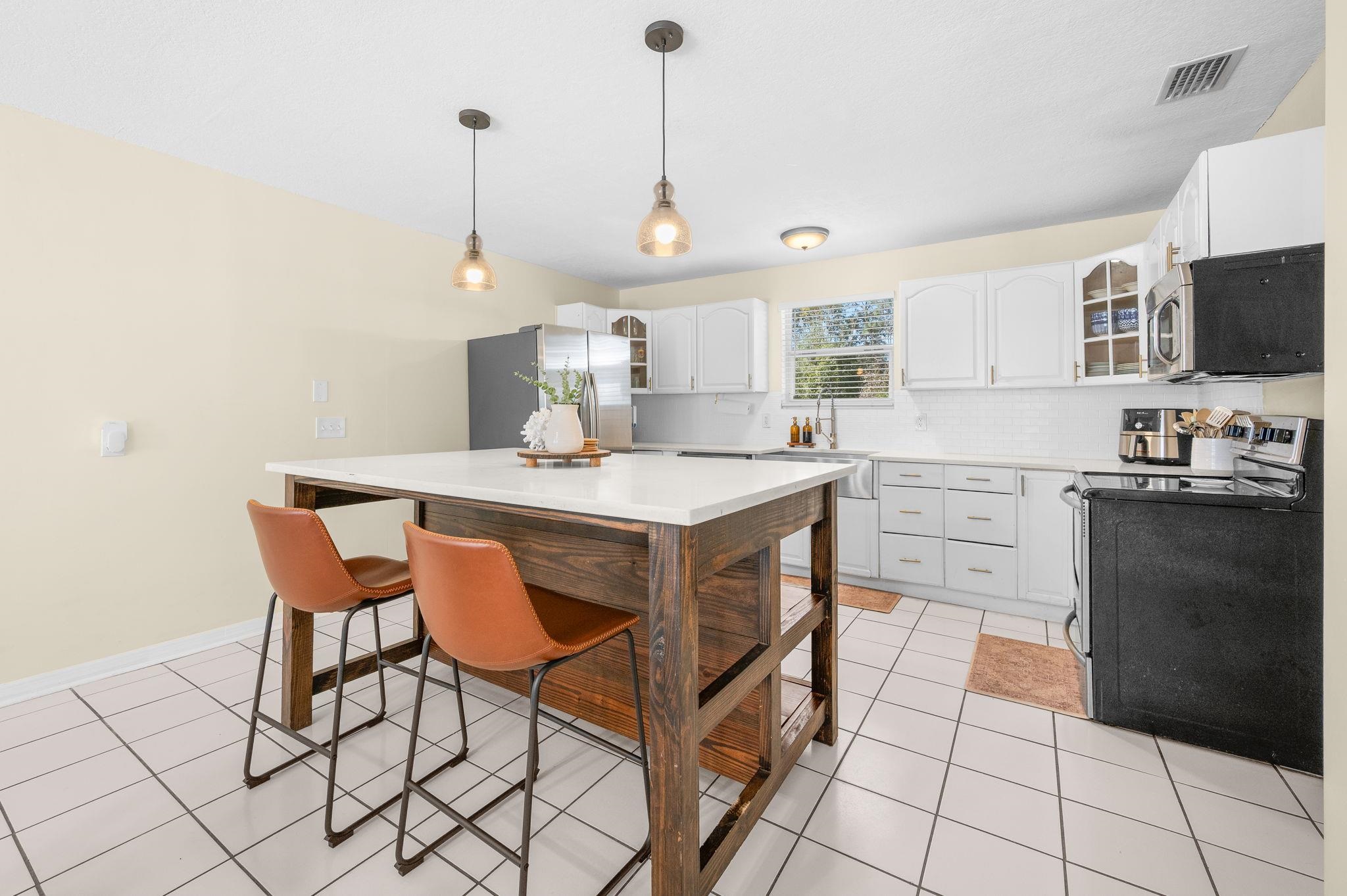 Image 23 of 42 For 4233 Oak Ln  