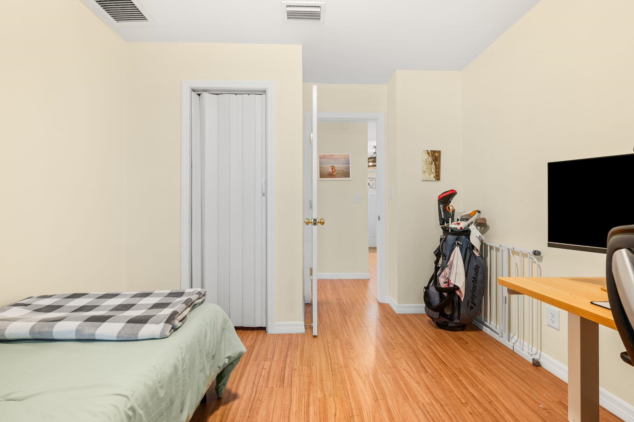 Image 36 of 42 For 4233 Oak Ln  