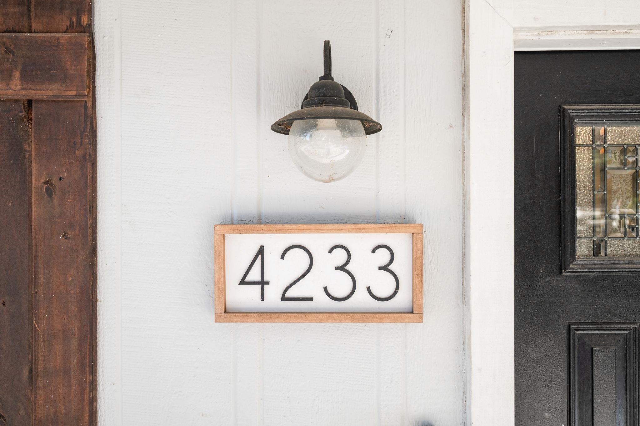 Image 5 of 42 For 4233 Oak Ln  