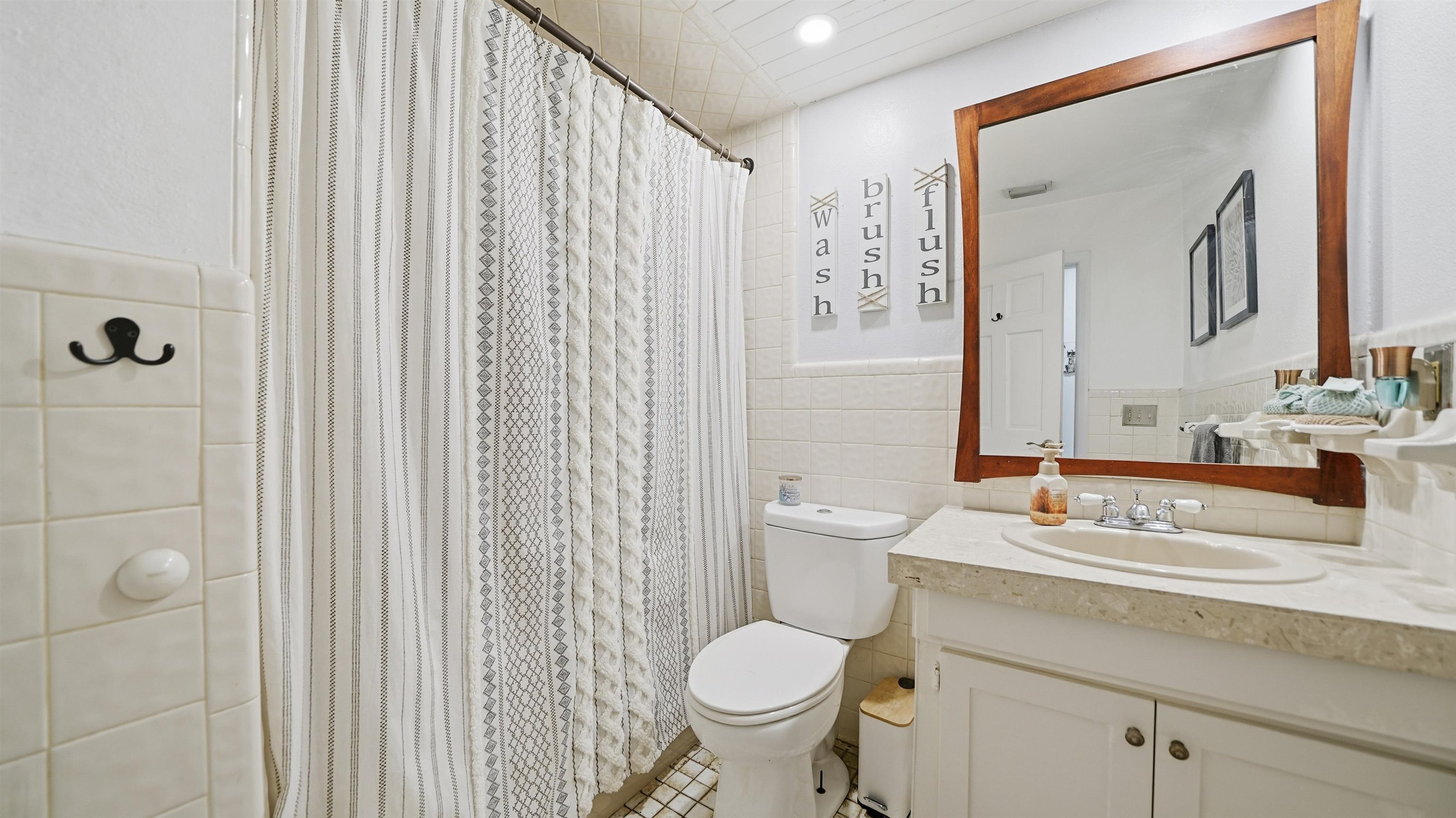 Image 28 of 46 For 15 Ocean Woods Dr