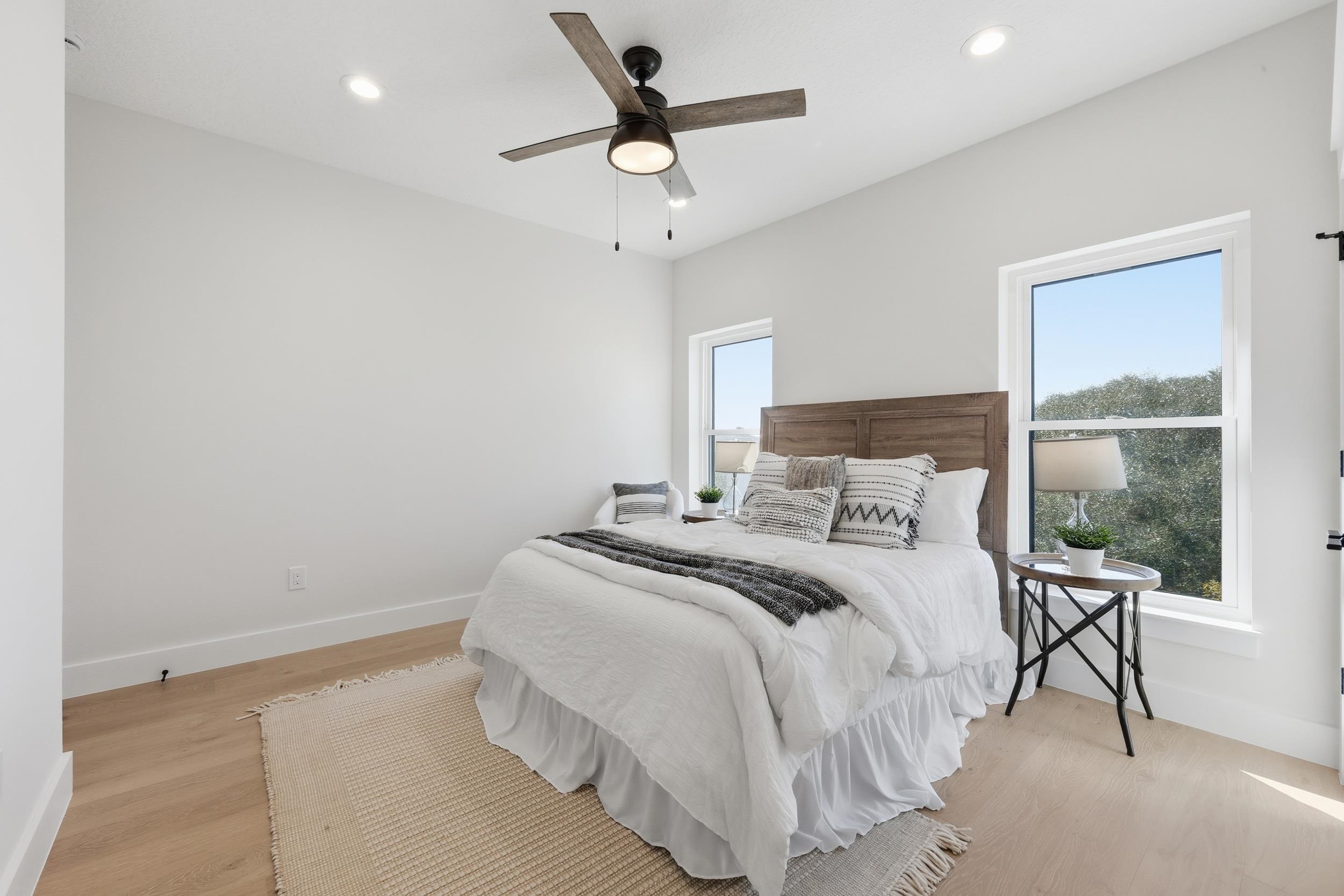 Image 27 of 74 For 5599 Pelican Way