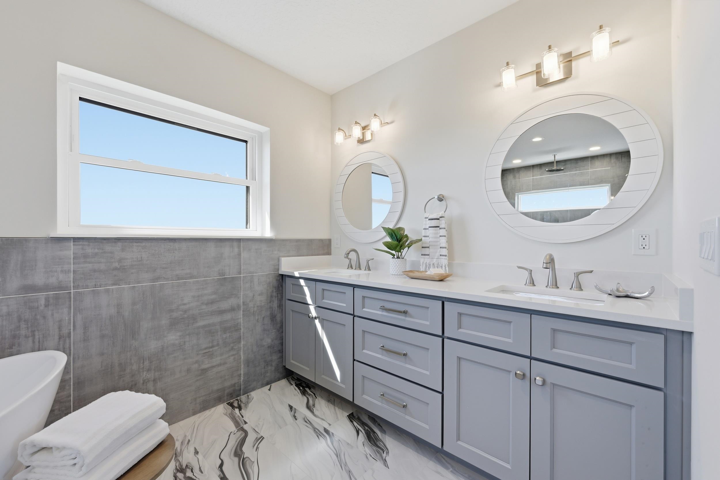 Image 43 of 74 For 5599 Pelican Way