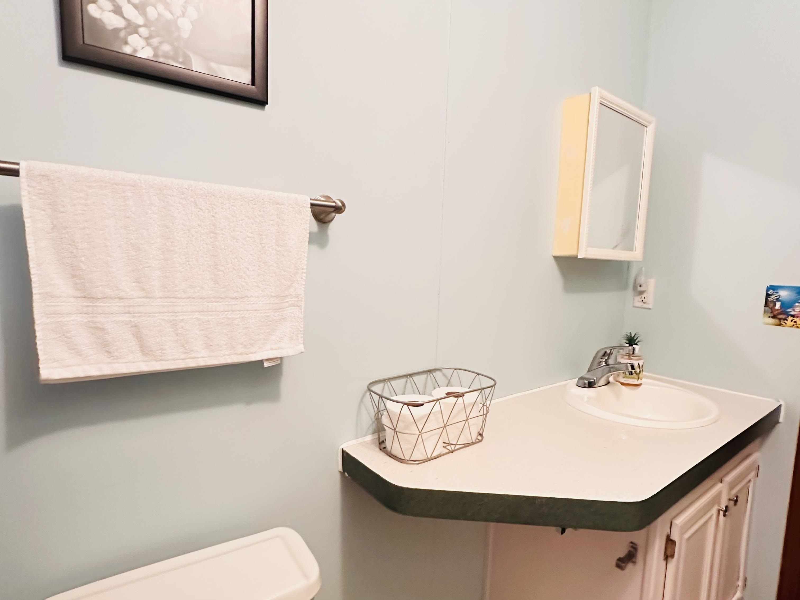 Image 13 of 22 For 105 Breezewood Cir