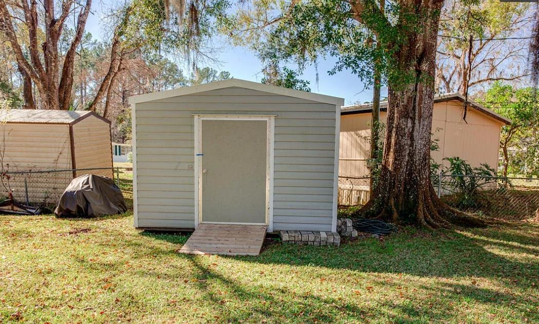 Image 19 of 22 For 105 Breezewood Cir