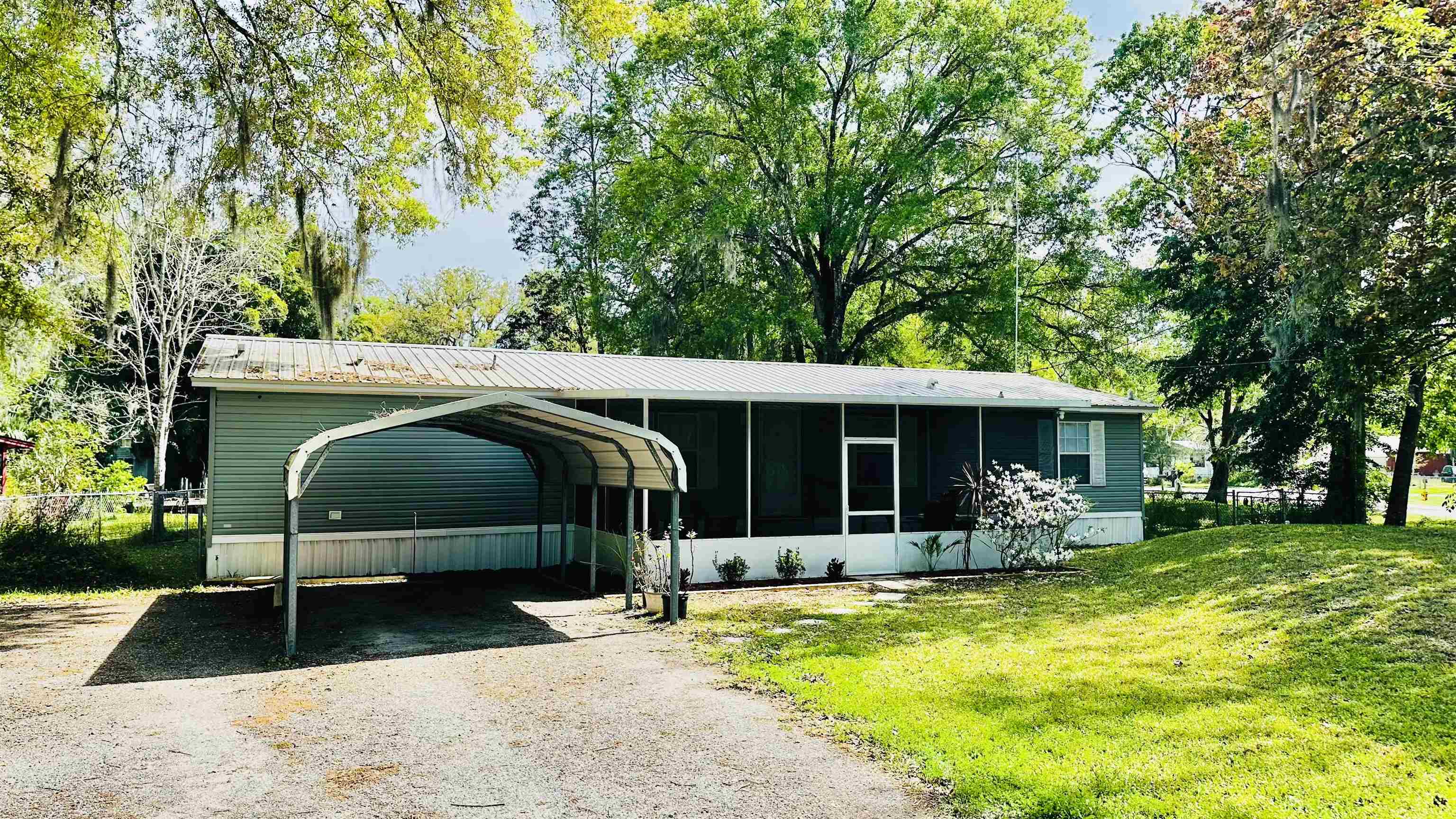 Image 21 of 22 For 105 Breezewood Cir
