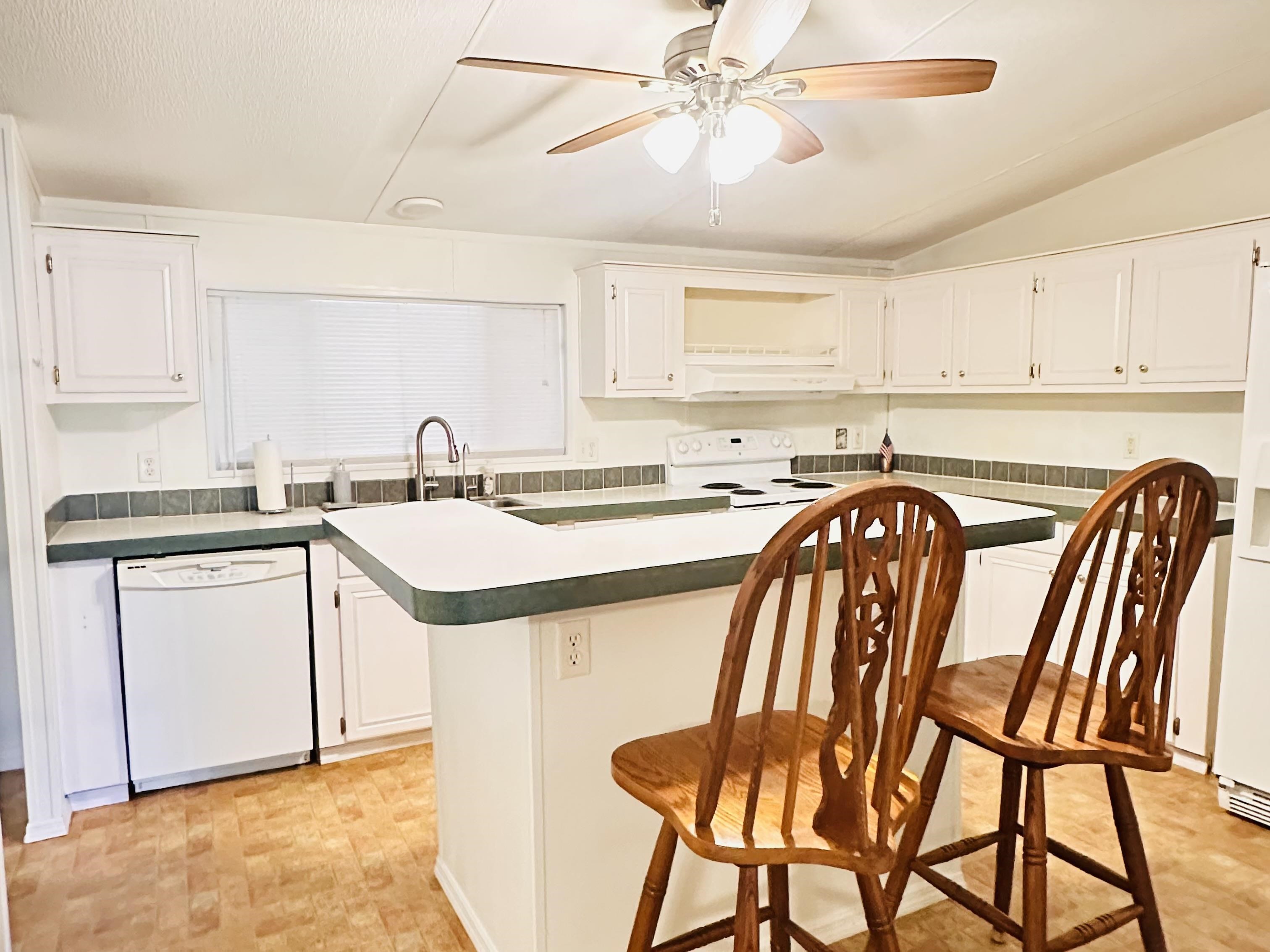 Image 4 of 22 For 105 Breezewood Cir