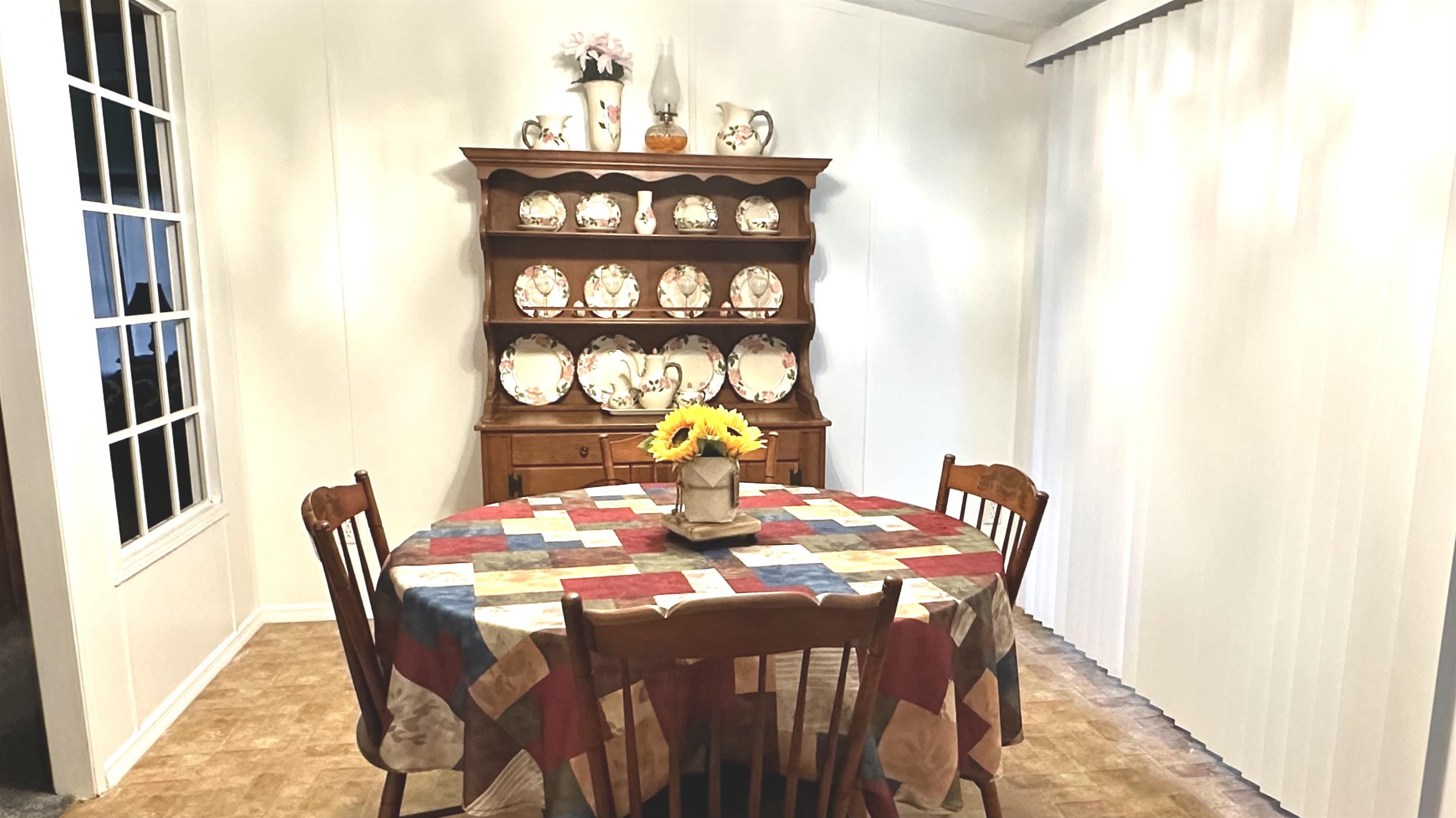 Image 9 of 22 For 105 Breezewood Cir