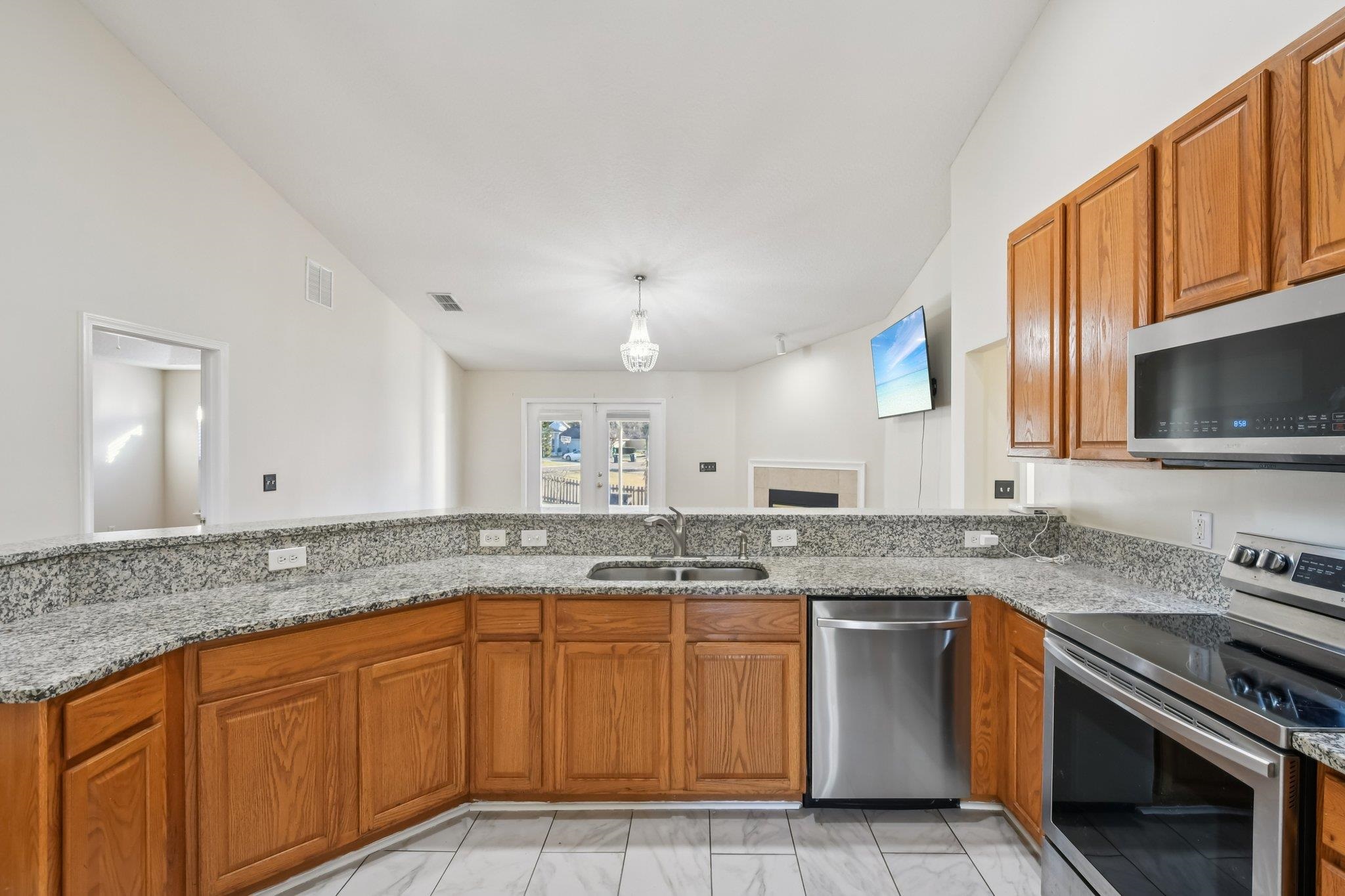 Image 14 of 63 For 2447 Coachman Lakes Dr