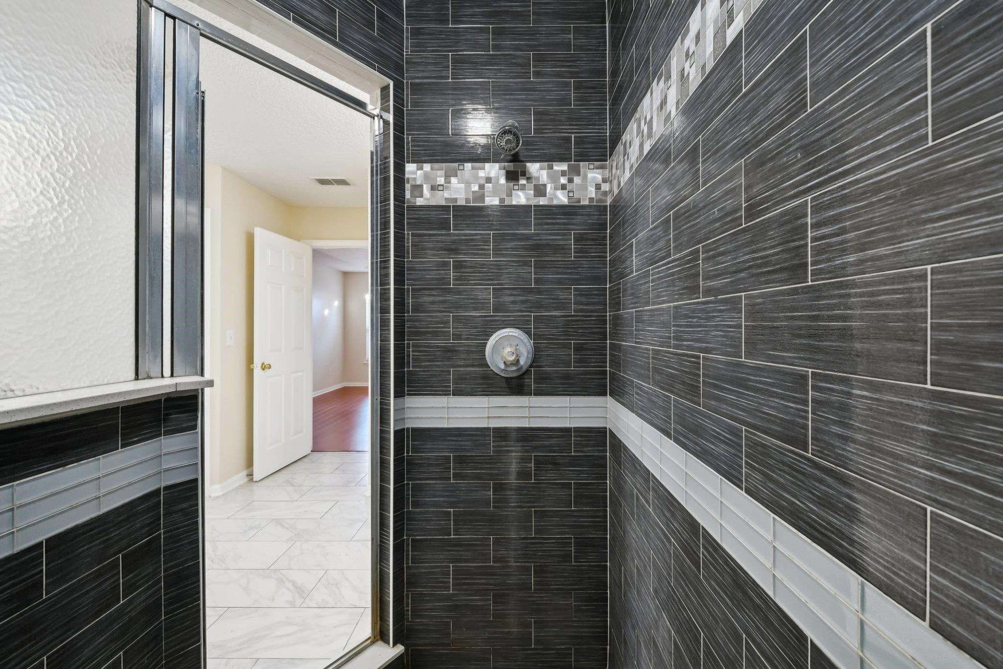 Image 29 of 63 For 2447 Coachman Lakes Dr