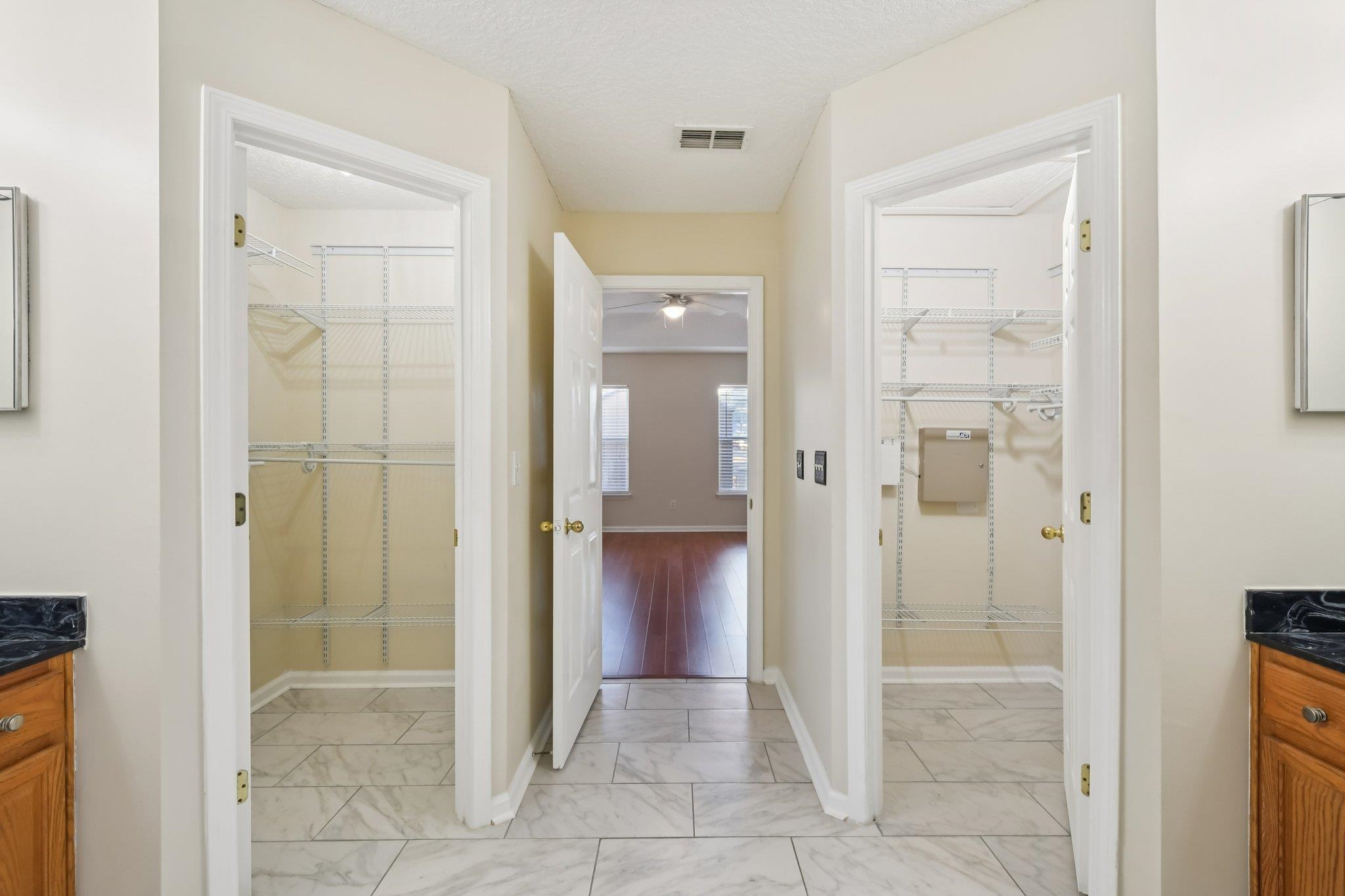 Image 32 of 63 For 2447 Coachman Lakes Dr