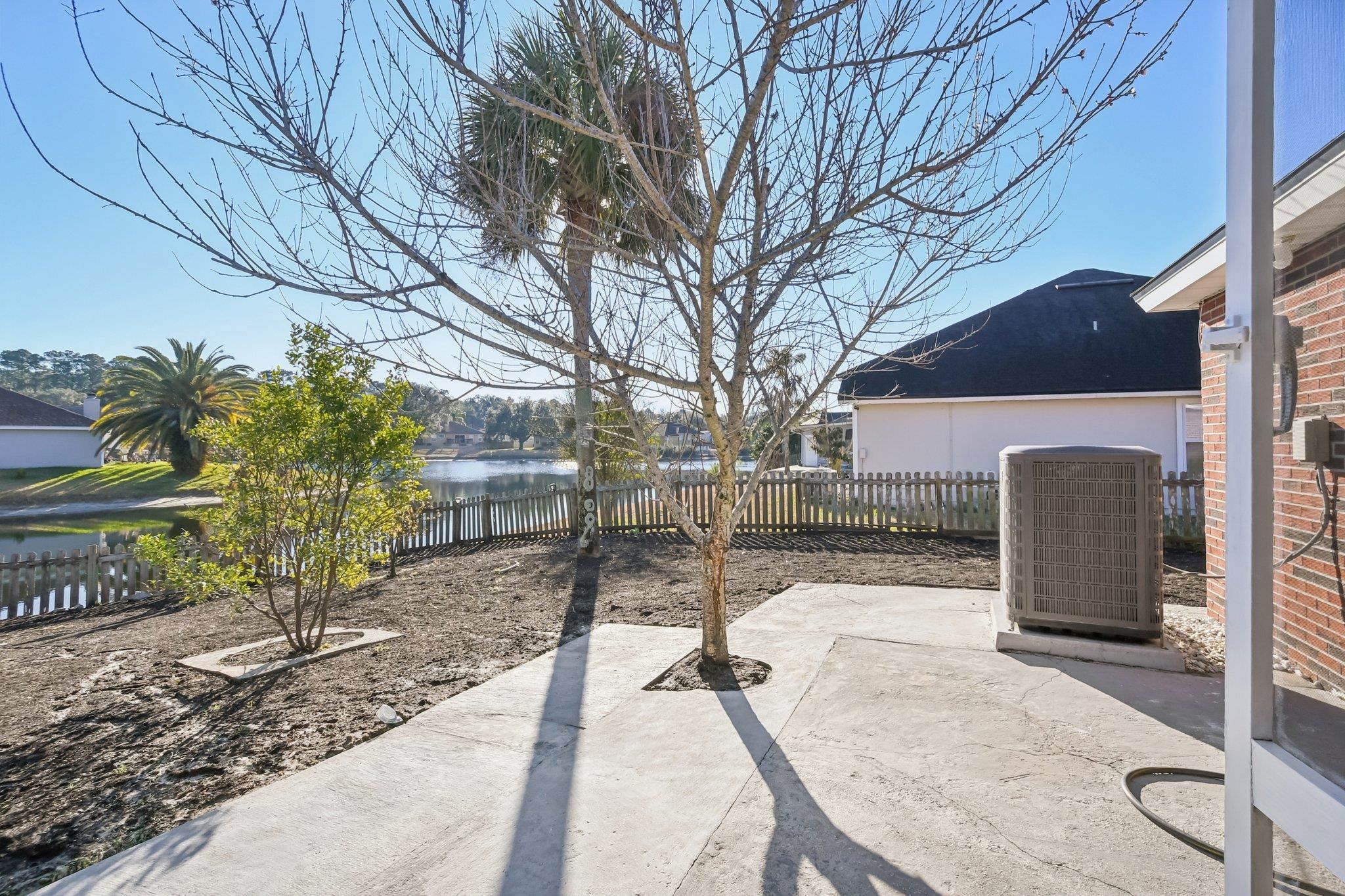 Image 43 of 63 For 2447 Coachman Lakes Dr