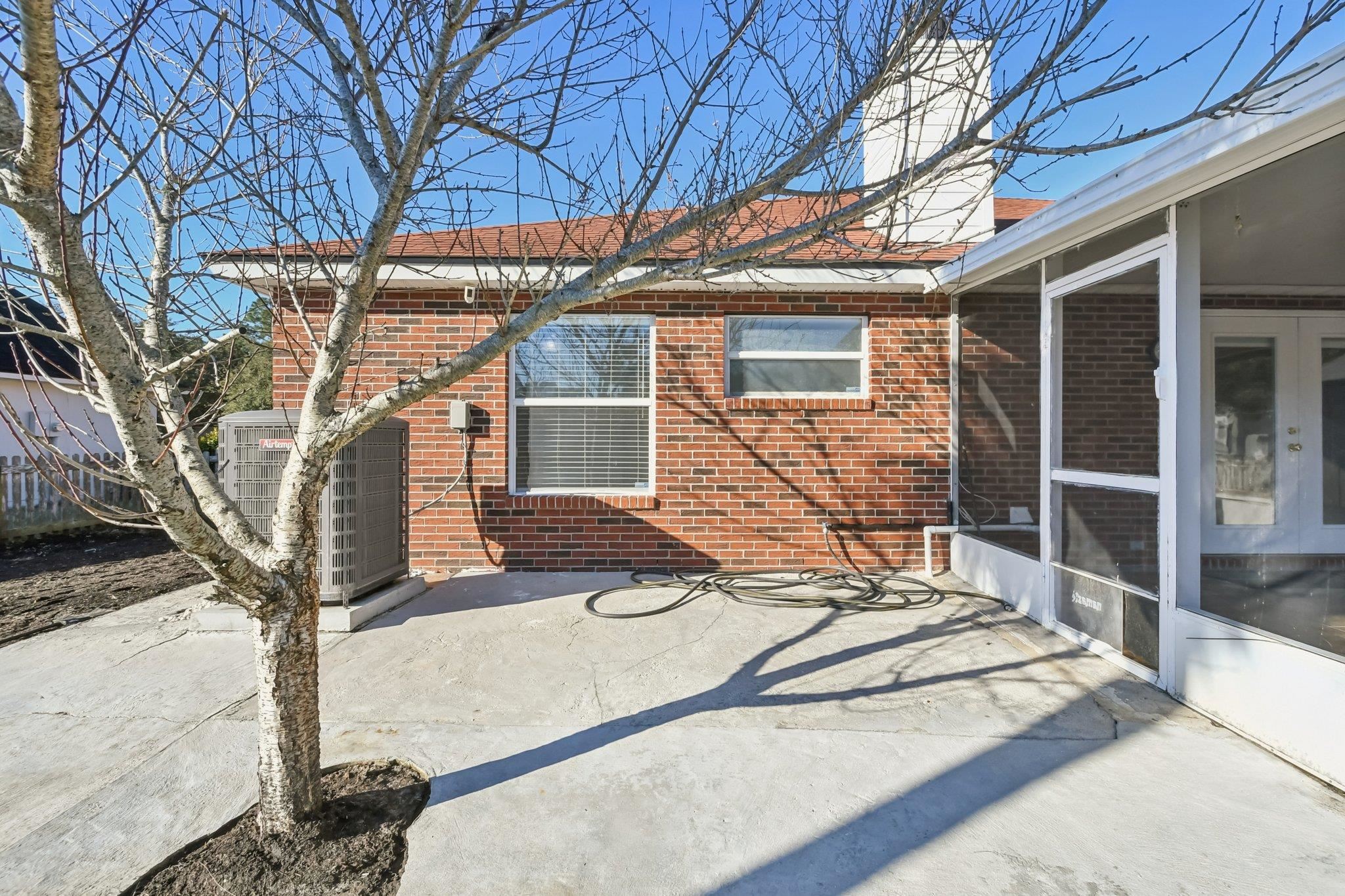 Image 44 of 63 For 2447 Coachman Lakes Dr