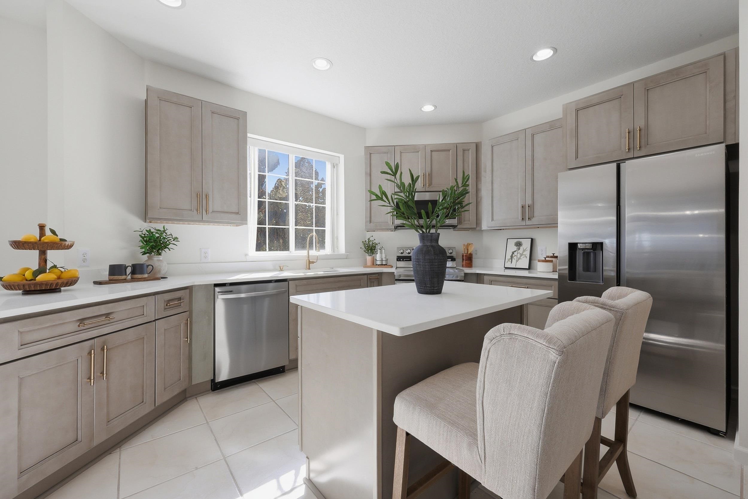 Image 14 of 61 For 9162 August Cir