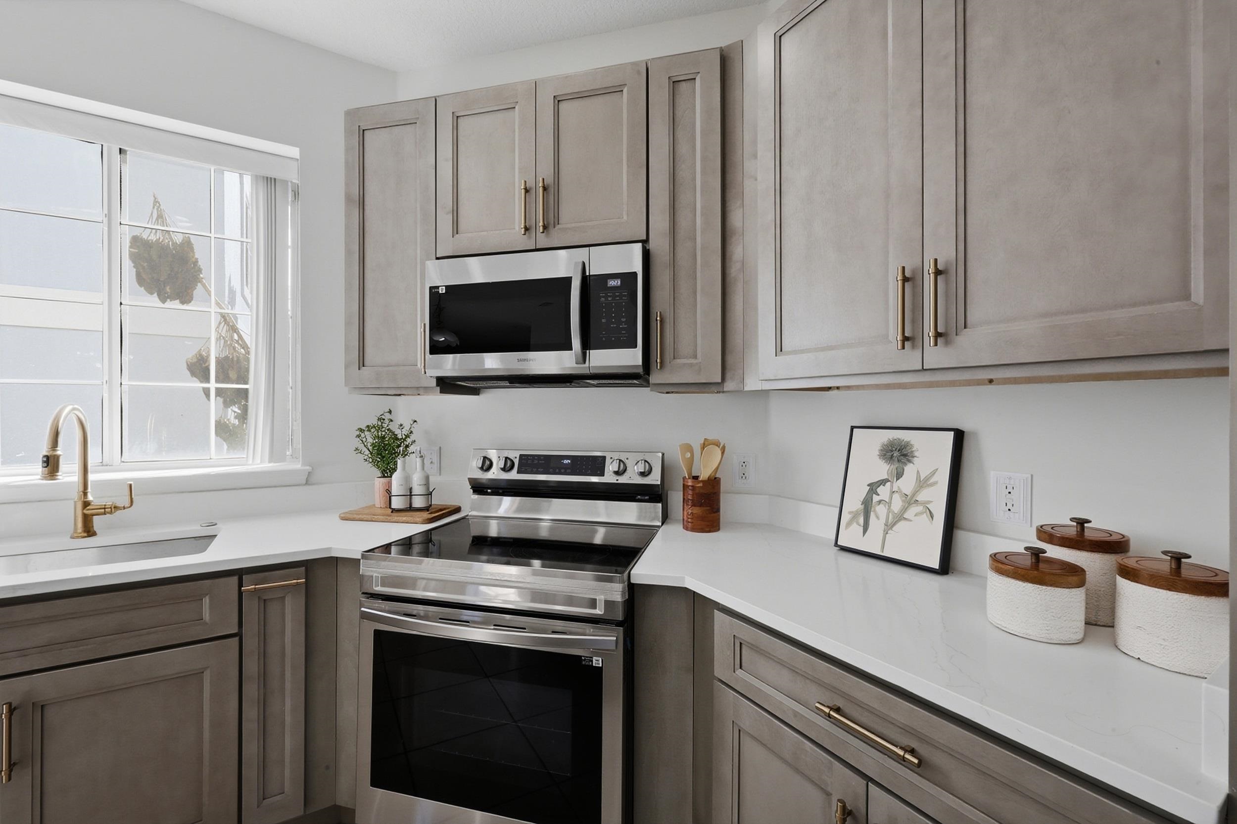 Image 17 of 61 For 9162 August Cir