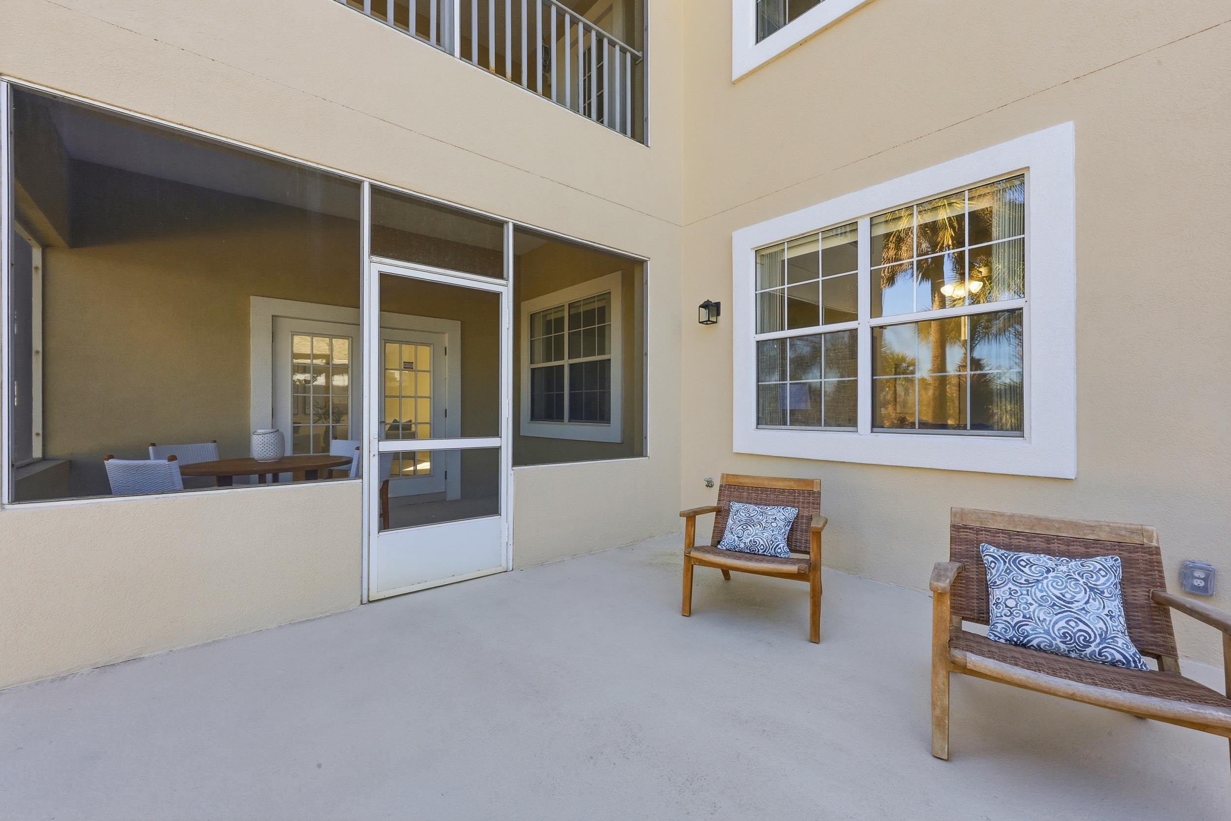 Image 25 of 61 For 9162 August Cir