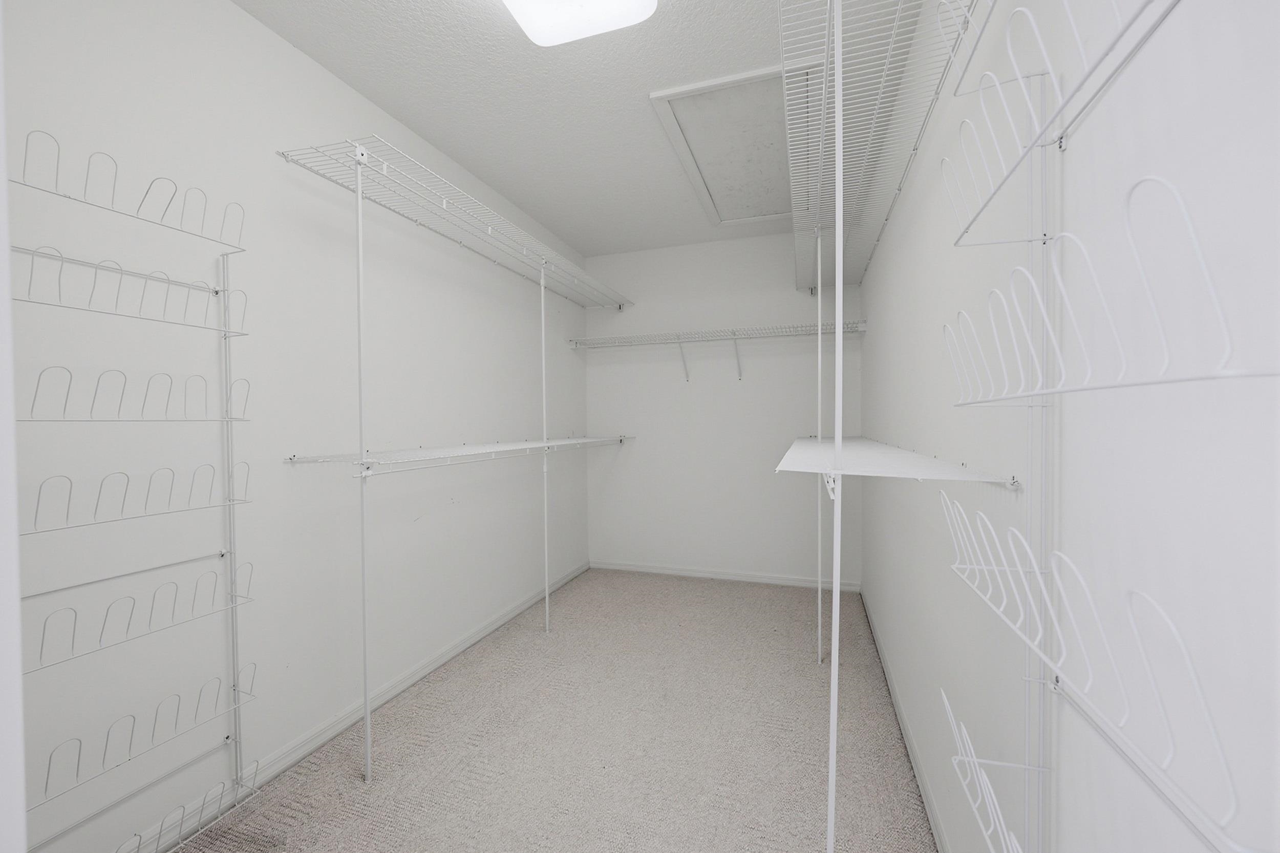 Image 40 of 61 For 9162 August Cir