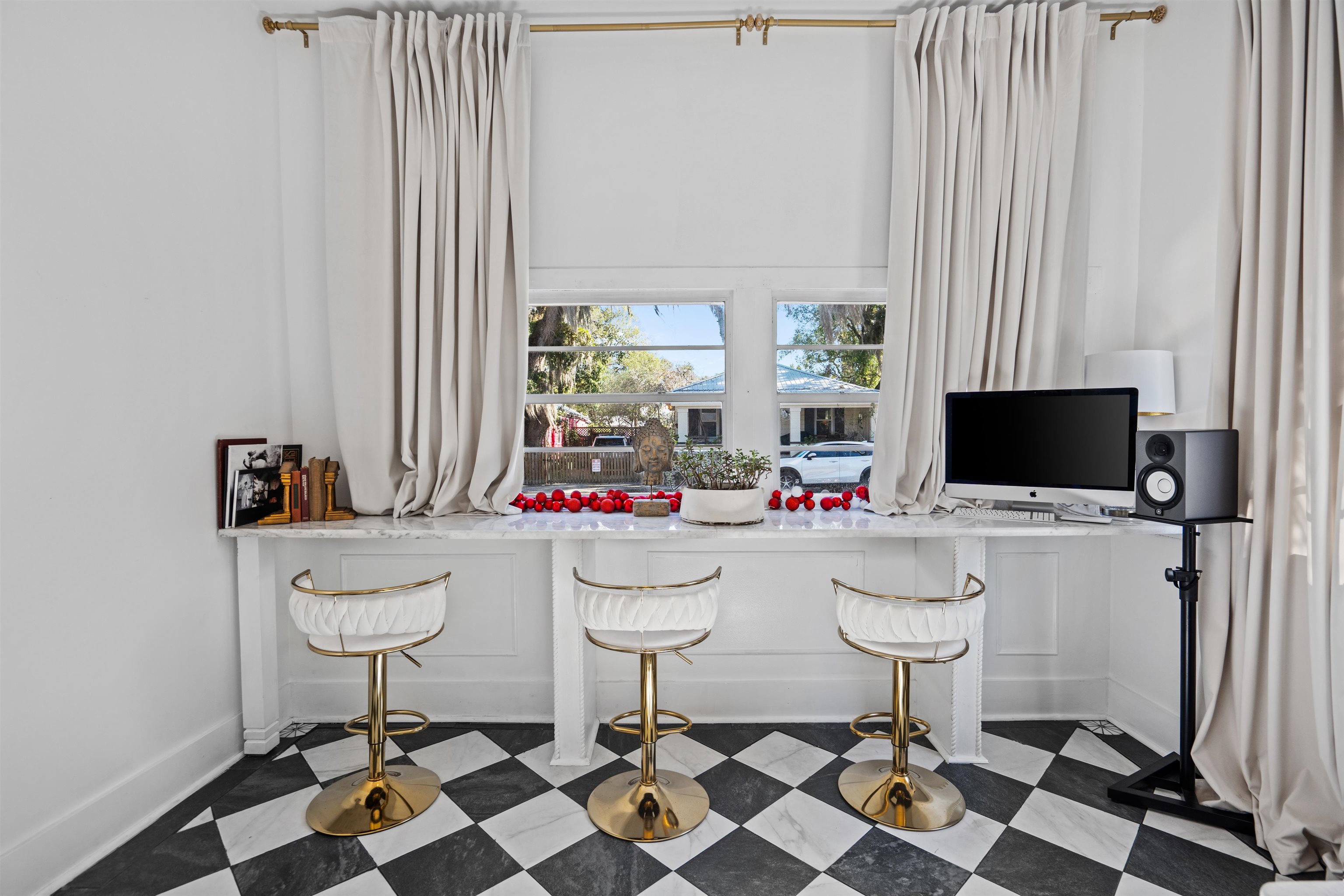 Image 11 of 40 For 112 Martin Luther King Ave