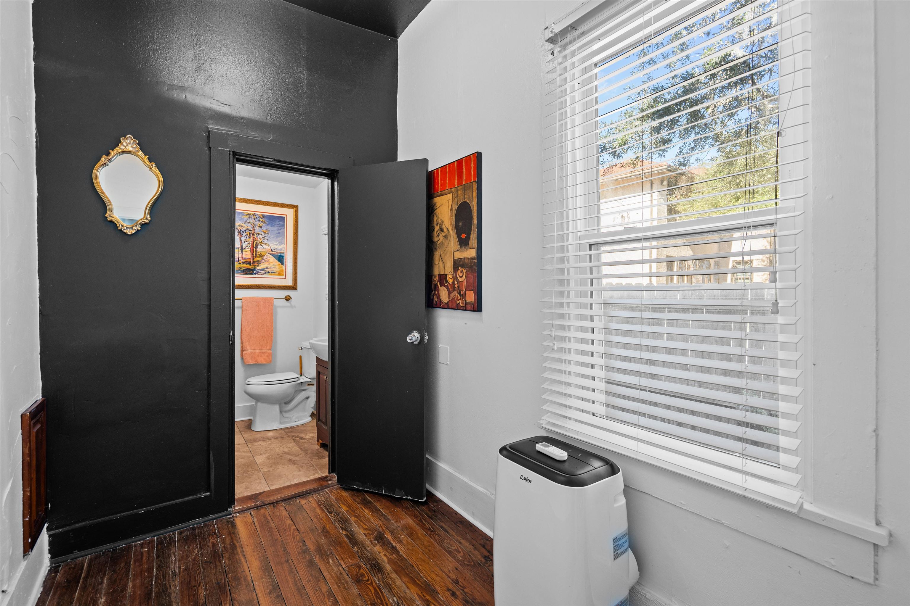 Image 19 of 40 For 112 Martin Luther King Ave