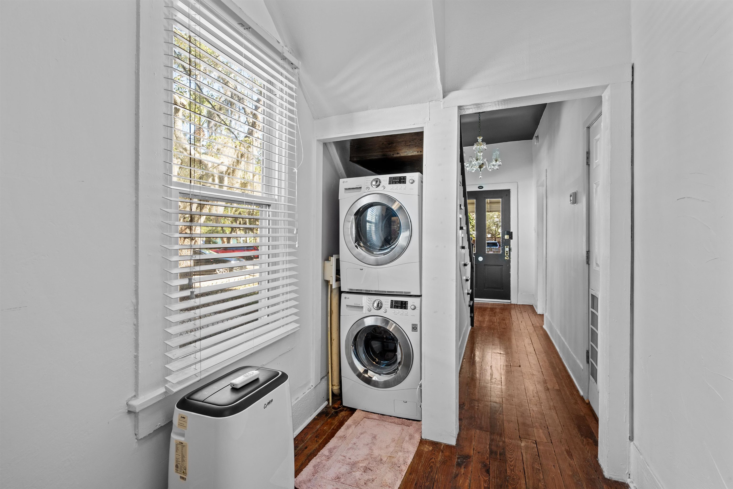 Image 20 of 40 For 112 Martin Luther King Ave