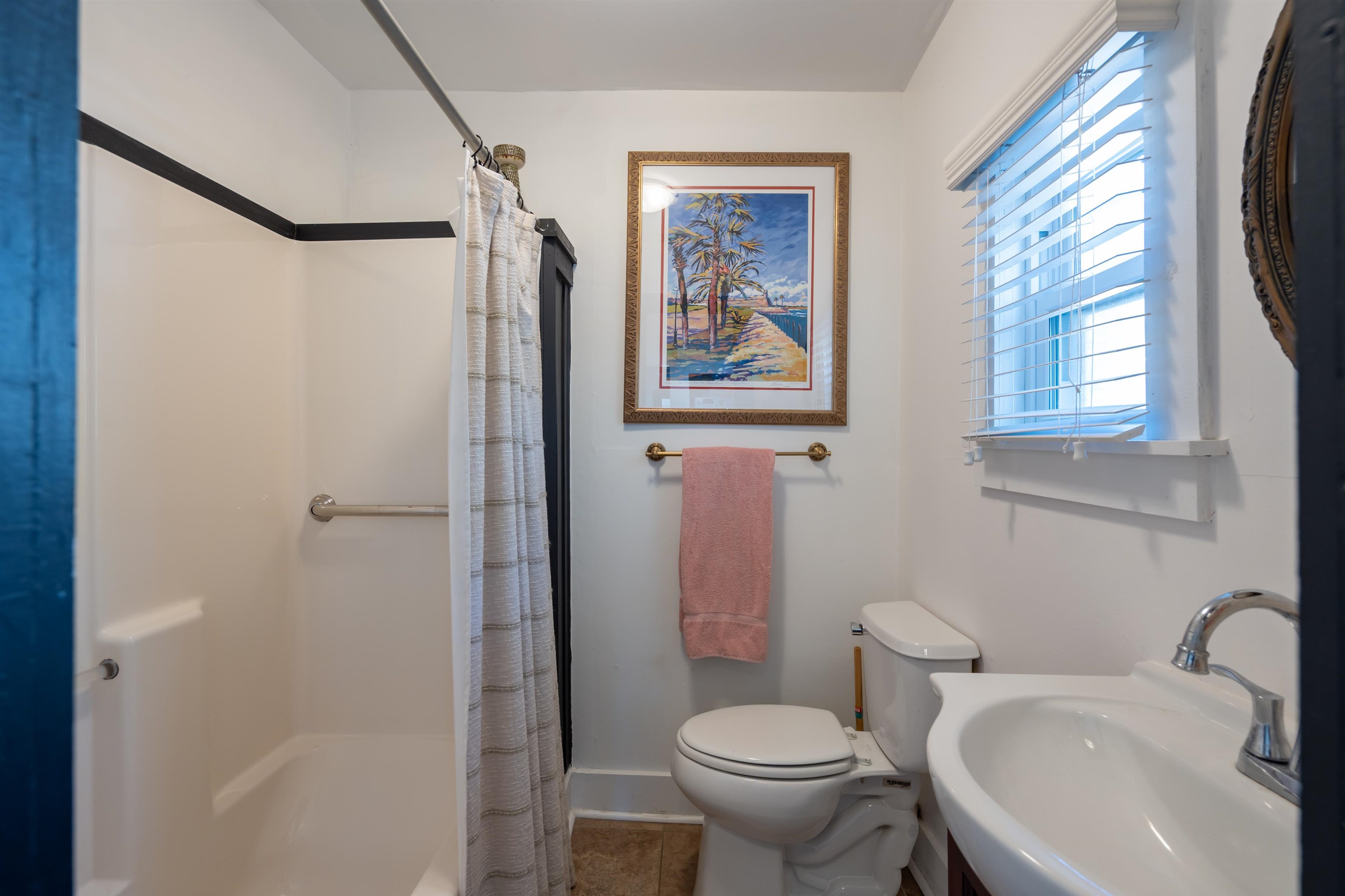 Image 21 of 40 For 112 Martin Luther King Ave