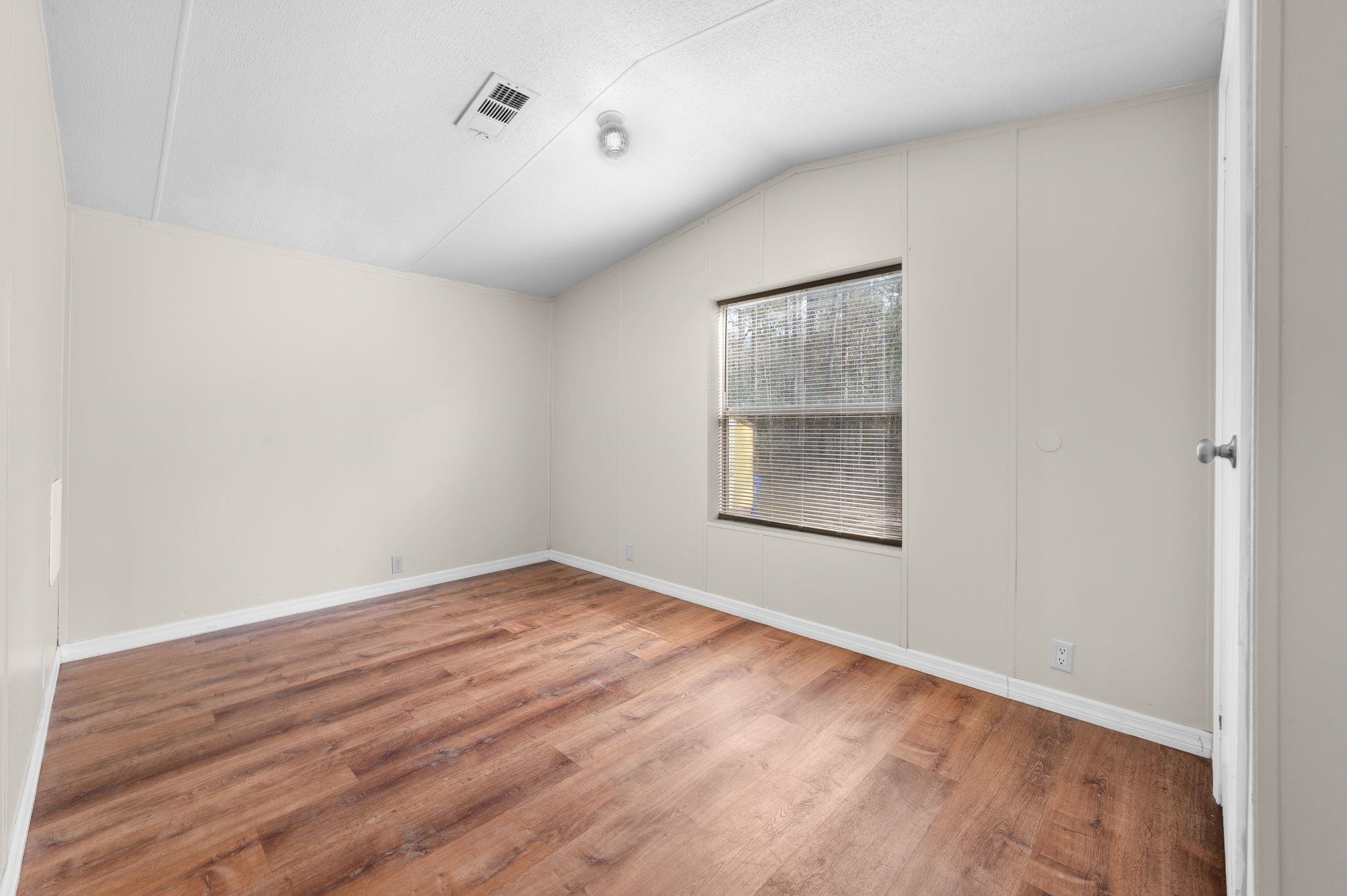 Image 12 of 26 For 4798 Catherine St