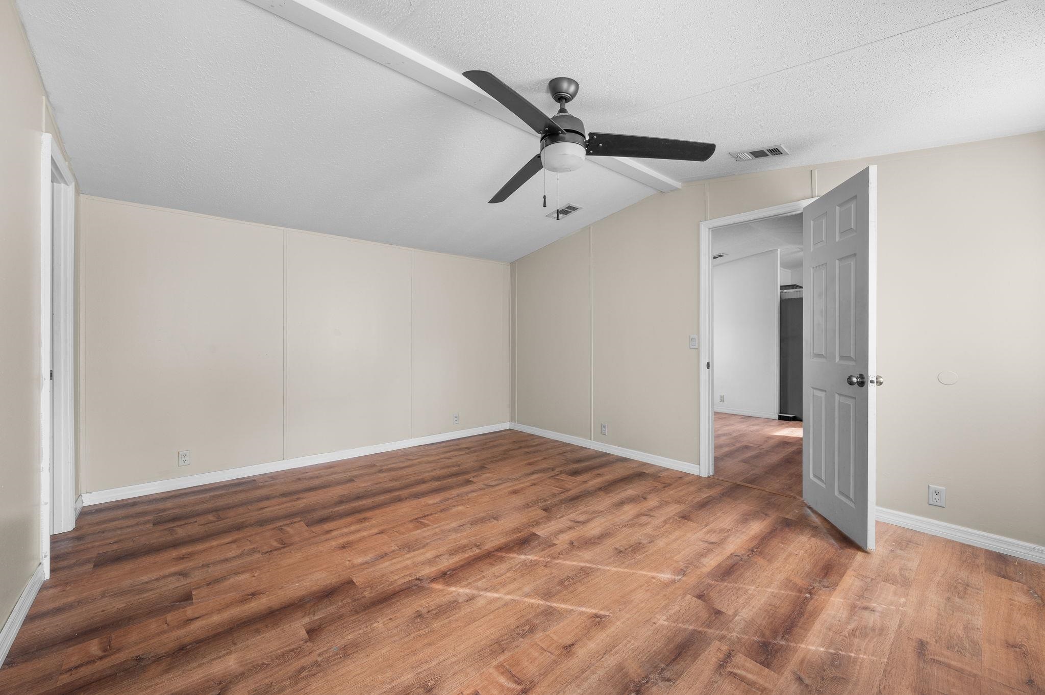 Image 19 of 26 For 4798 Catherine St