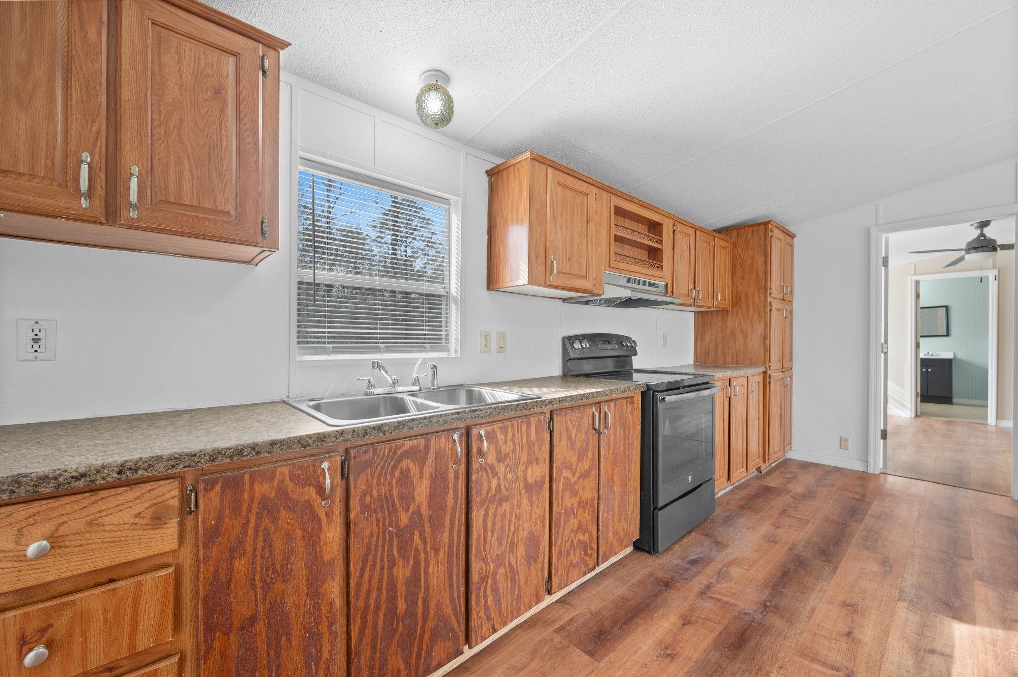 Image 7 of 26 For 4798 Catherine St