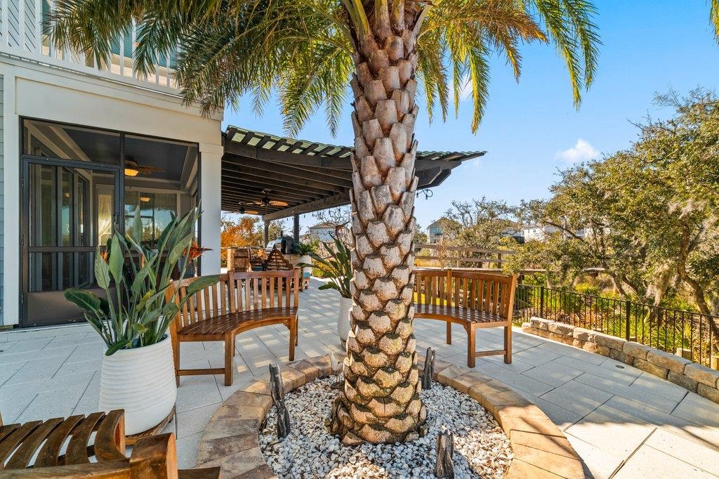 Image 37 of 100 For 63 Guanahani Trl