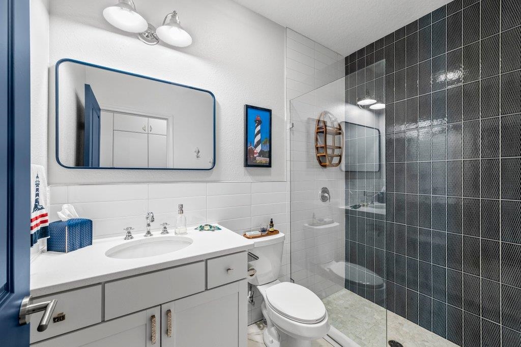 Image 54 of 100 For 63 Guanahani Trl