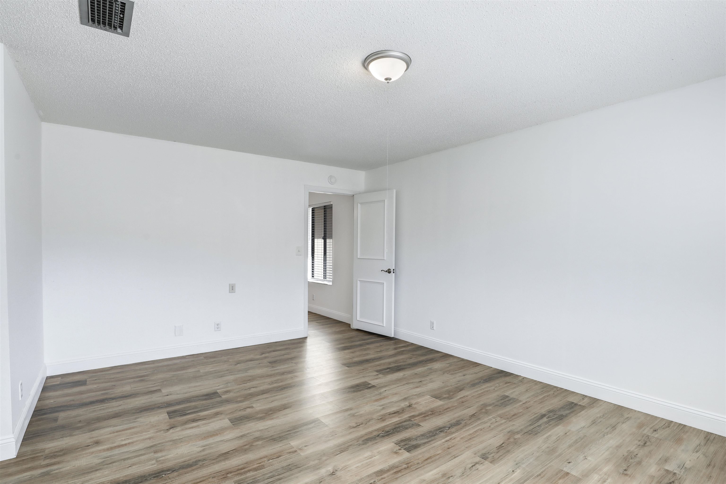 Image 16 of 45 For 111 Lobelia Rd