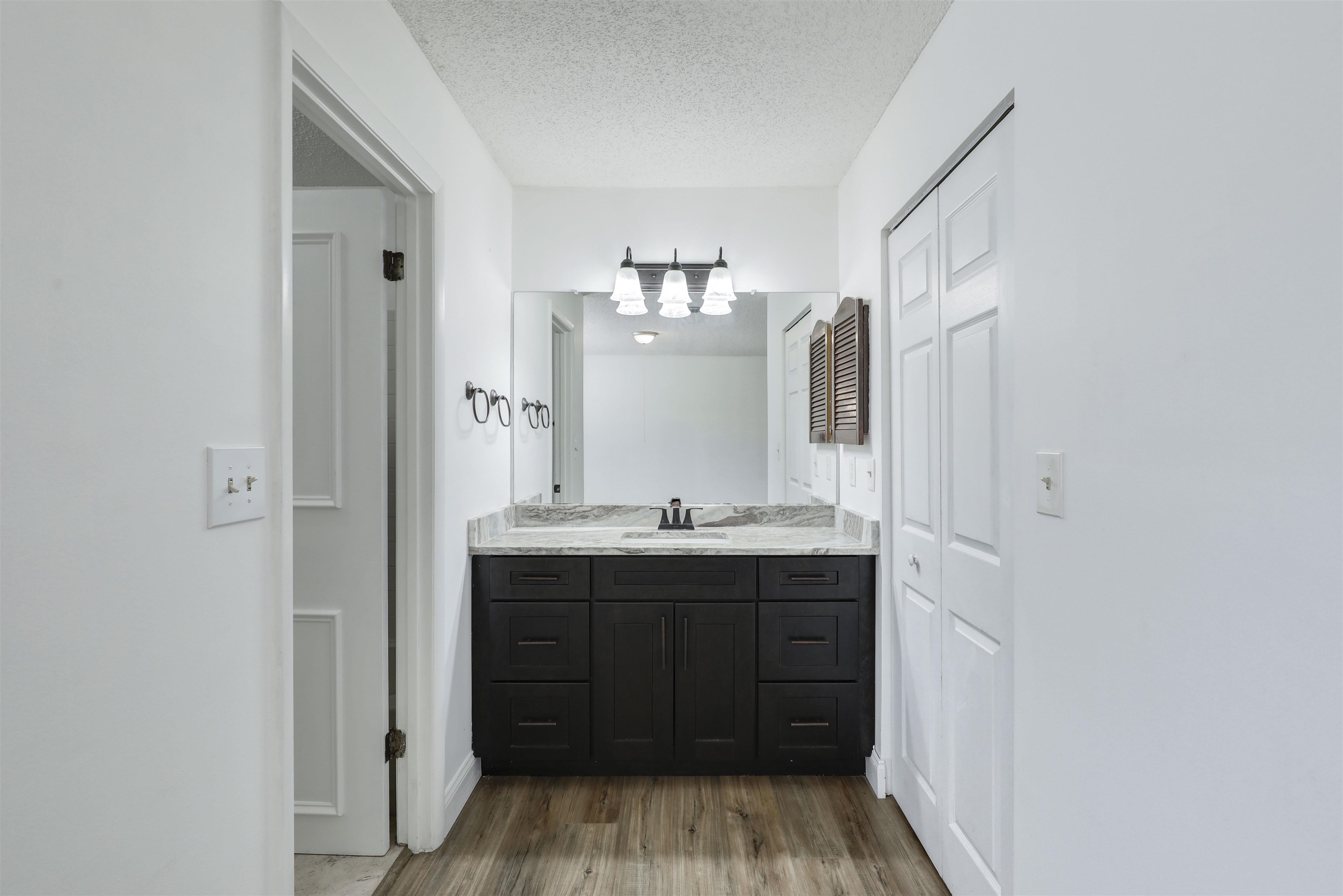 Image 17 of 45 For 111 Lobelia Rd